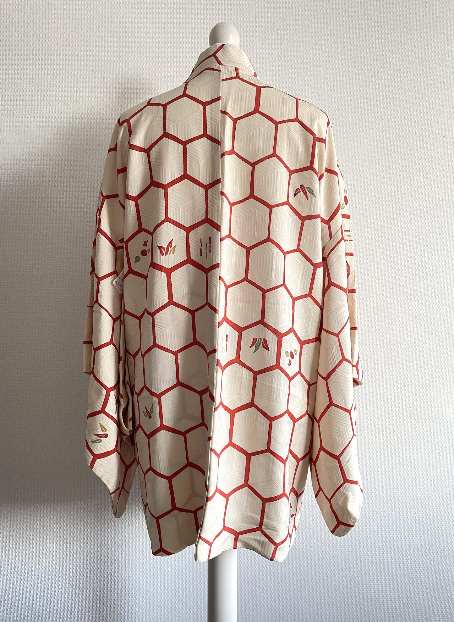 【Haori】<Uitstekend・Zijde>★Wit en oranje, schildpadpatroon★Ruglengte: 77 cm/schouderbreedte: 64 cm