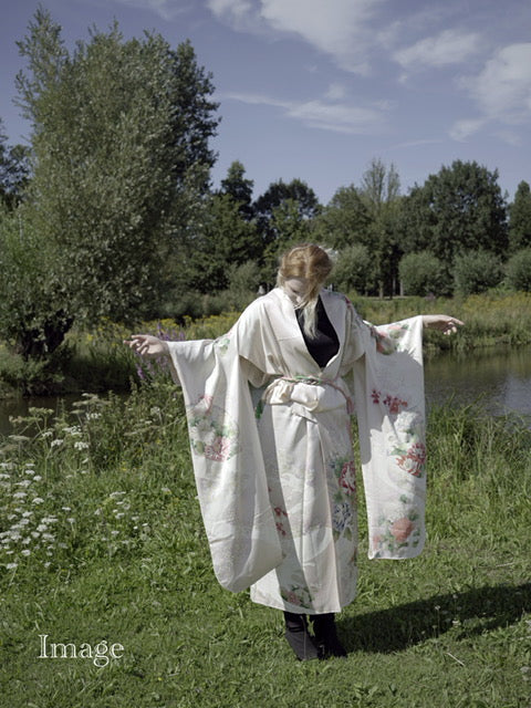 【Furisode】<Gut・Seide> ★Hellrosa Kranichtanz★Länge: 165 cm/Manschette zu Manschette: 133 cm