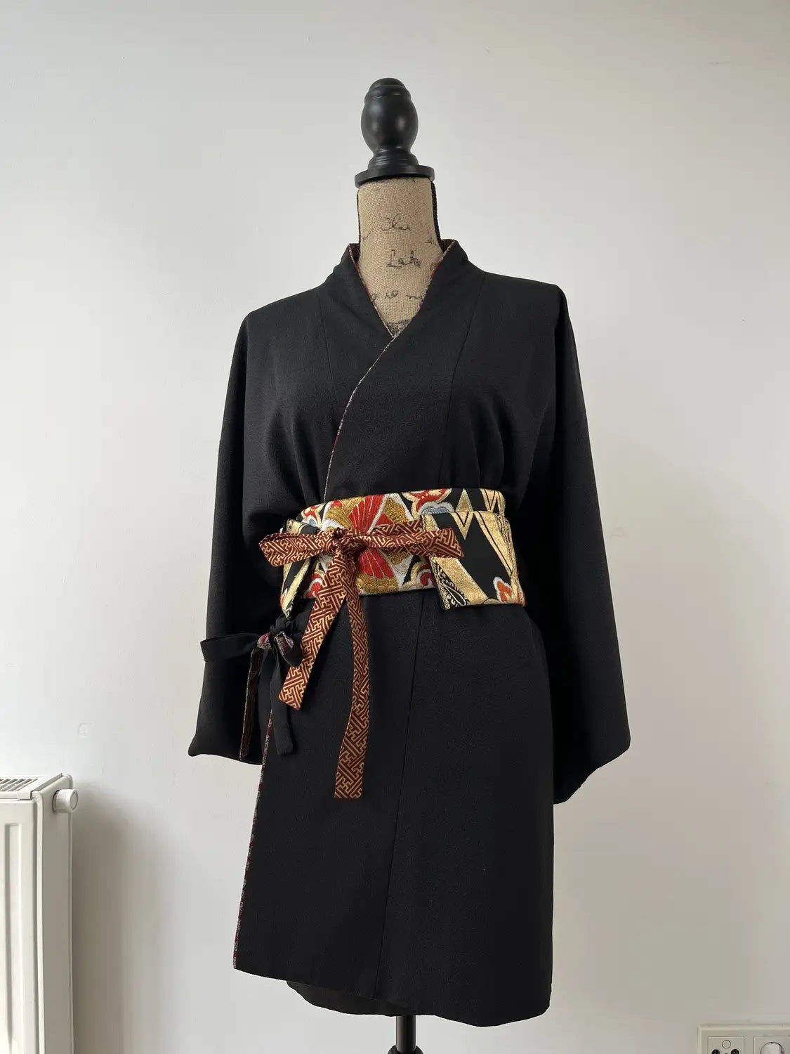 Vintage Short kimono - Black & Sarasa Pattern -
