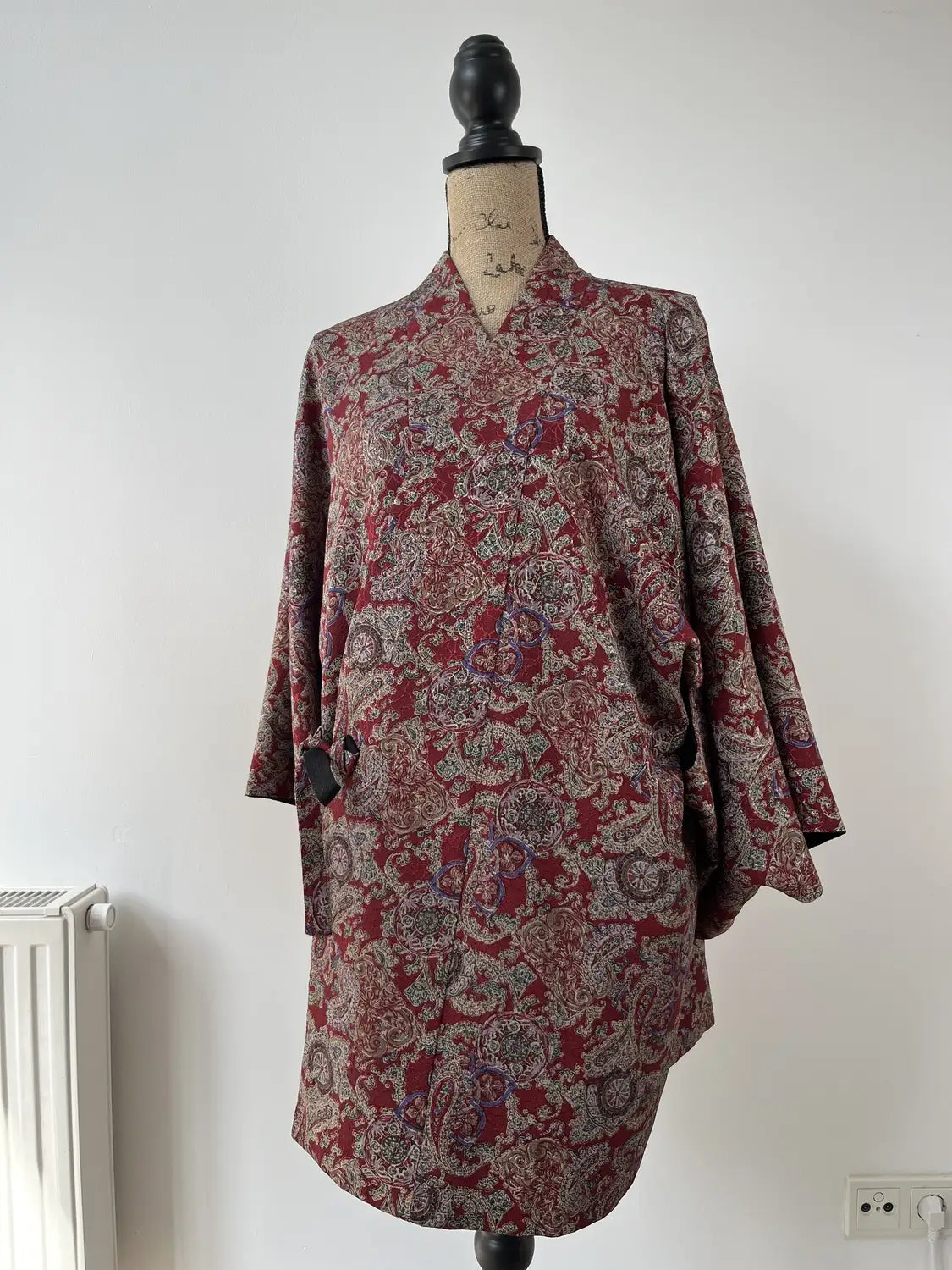 Vintage Short kimono - Black & Sarasa Pattern -