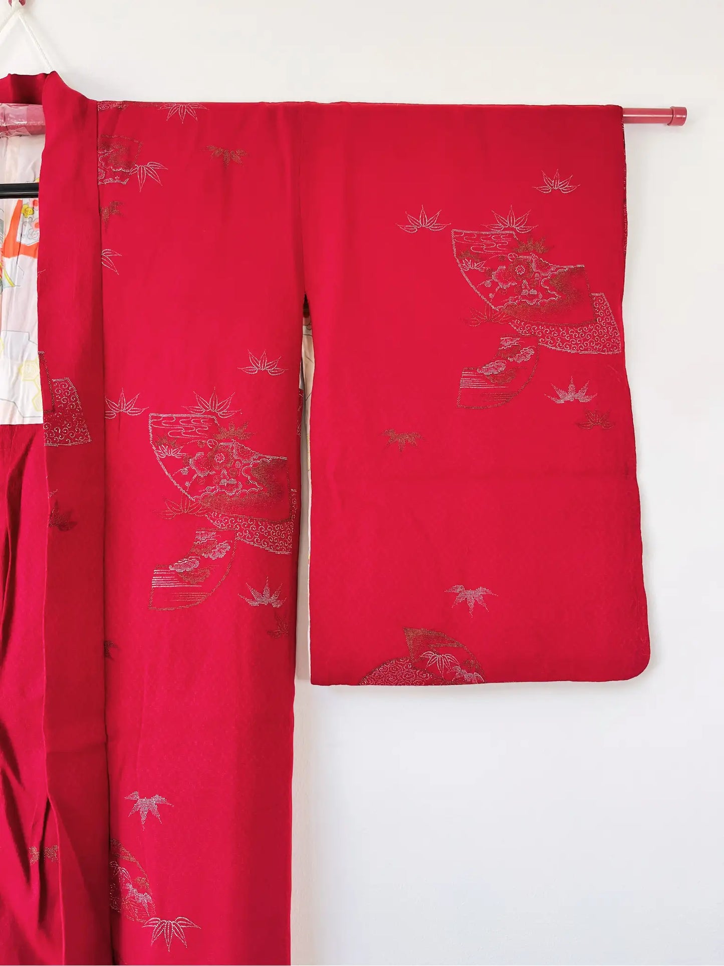 Vintage kleur Haori - Rode waaier met Sho-tiku-bai -