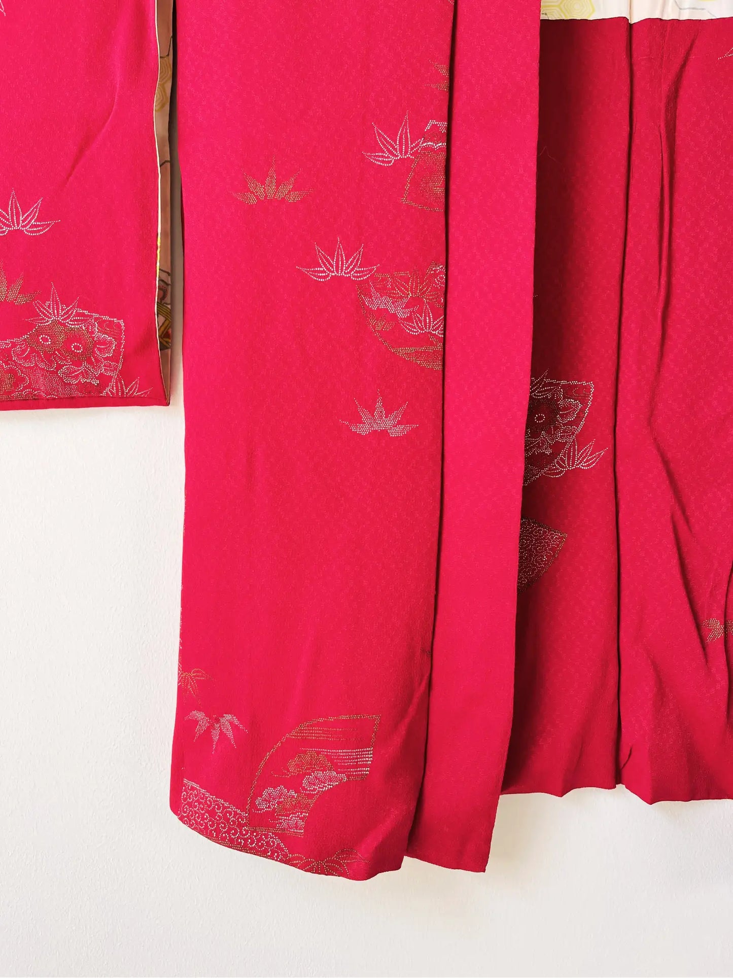 Vintage kleur Haori - Rode waaier met Sho-tiku-bai -