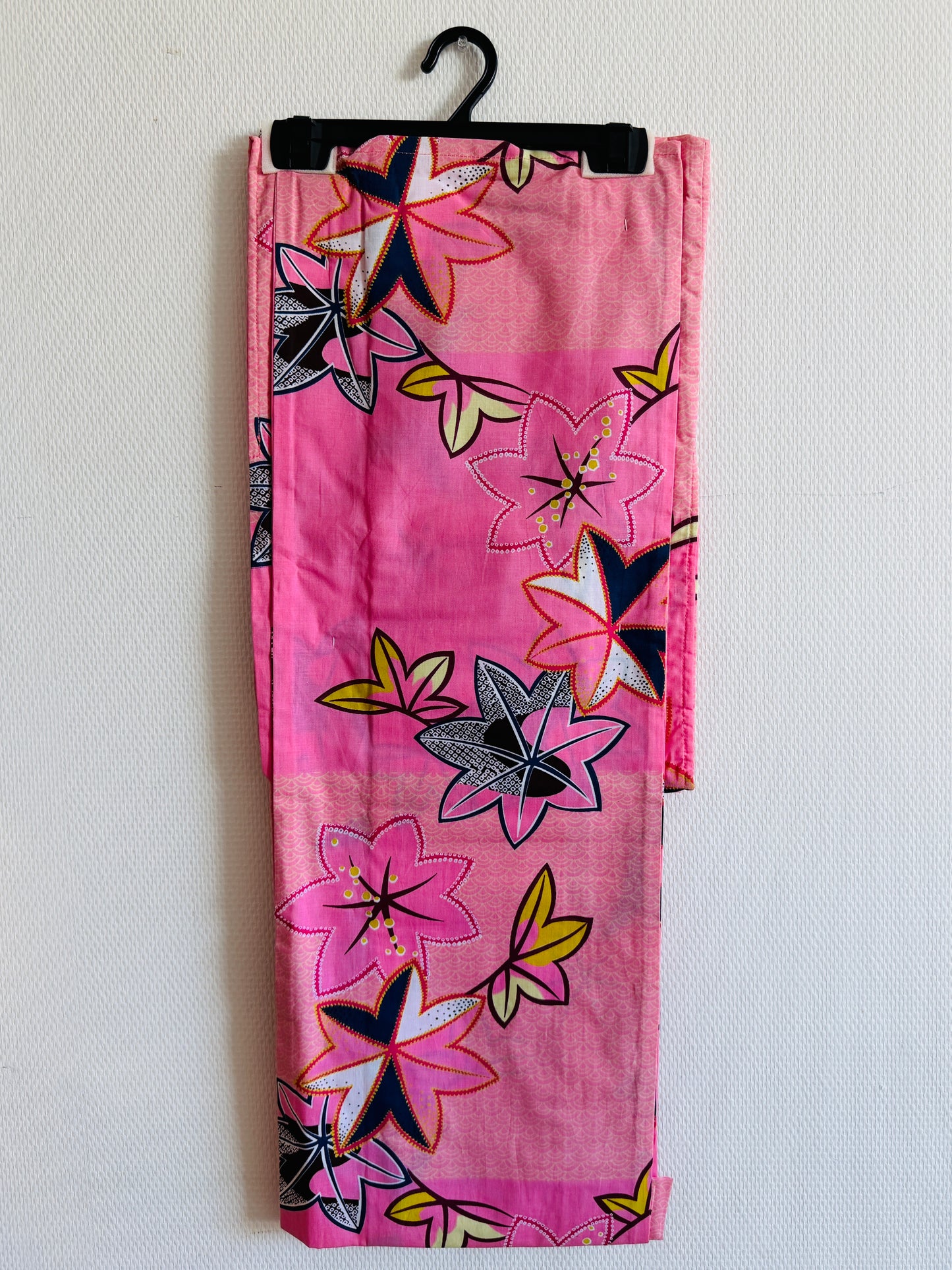 Yukata – Magentafarbene Hortensien – freie Größe für Damen (コピー)