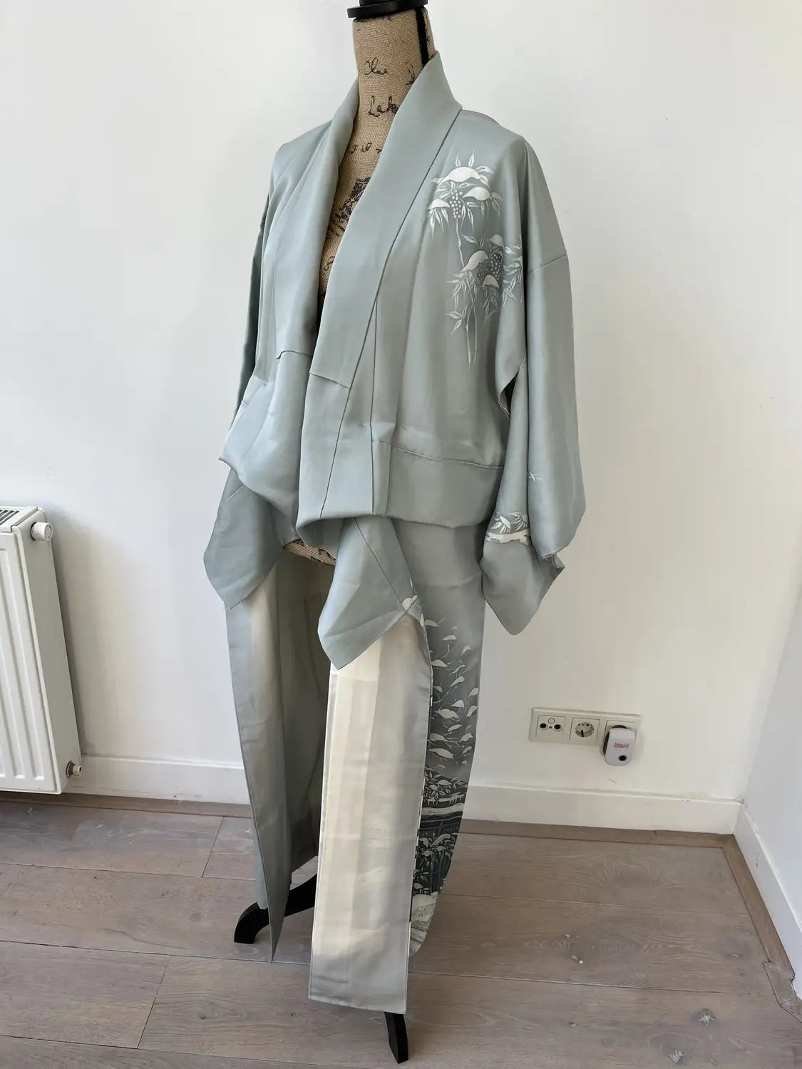 Vintage  homongi kimono - Gray snowy landscape - Hallelujah original arrange