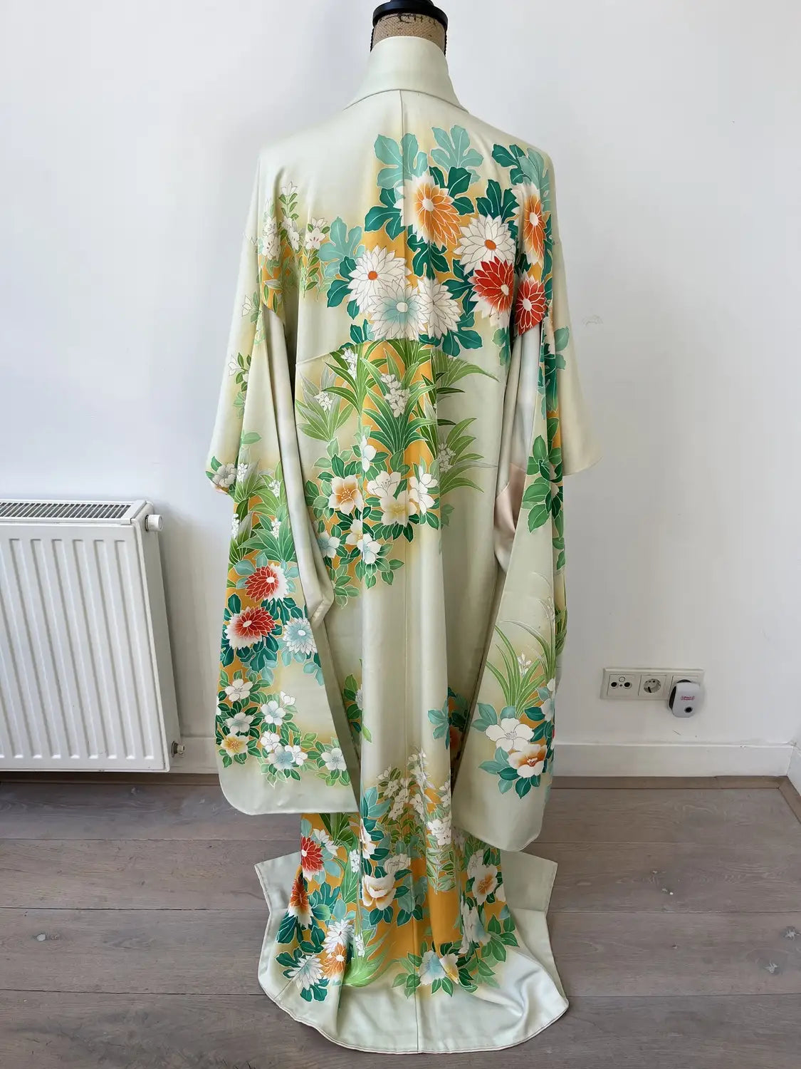 Furisode vintage - Flux de fleurs blanc-vert -