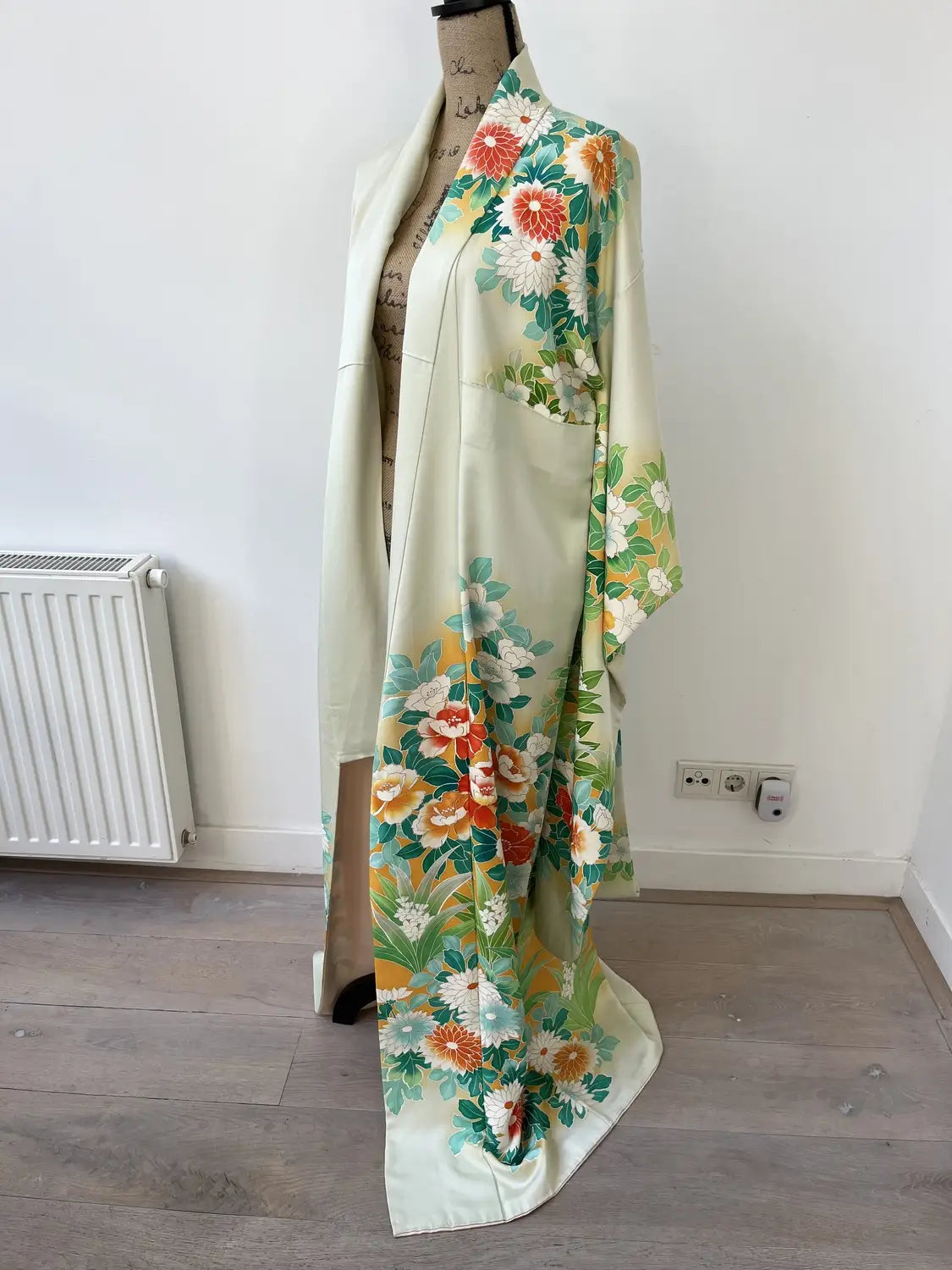 Furisode vintage - Flux de fleurs blanc-vert -