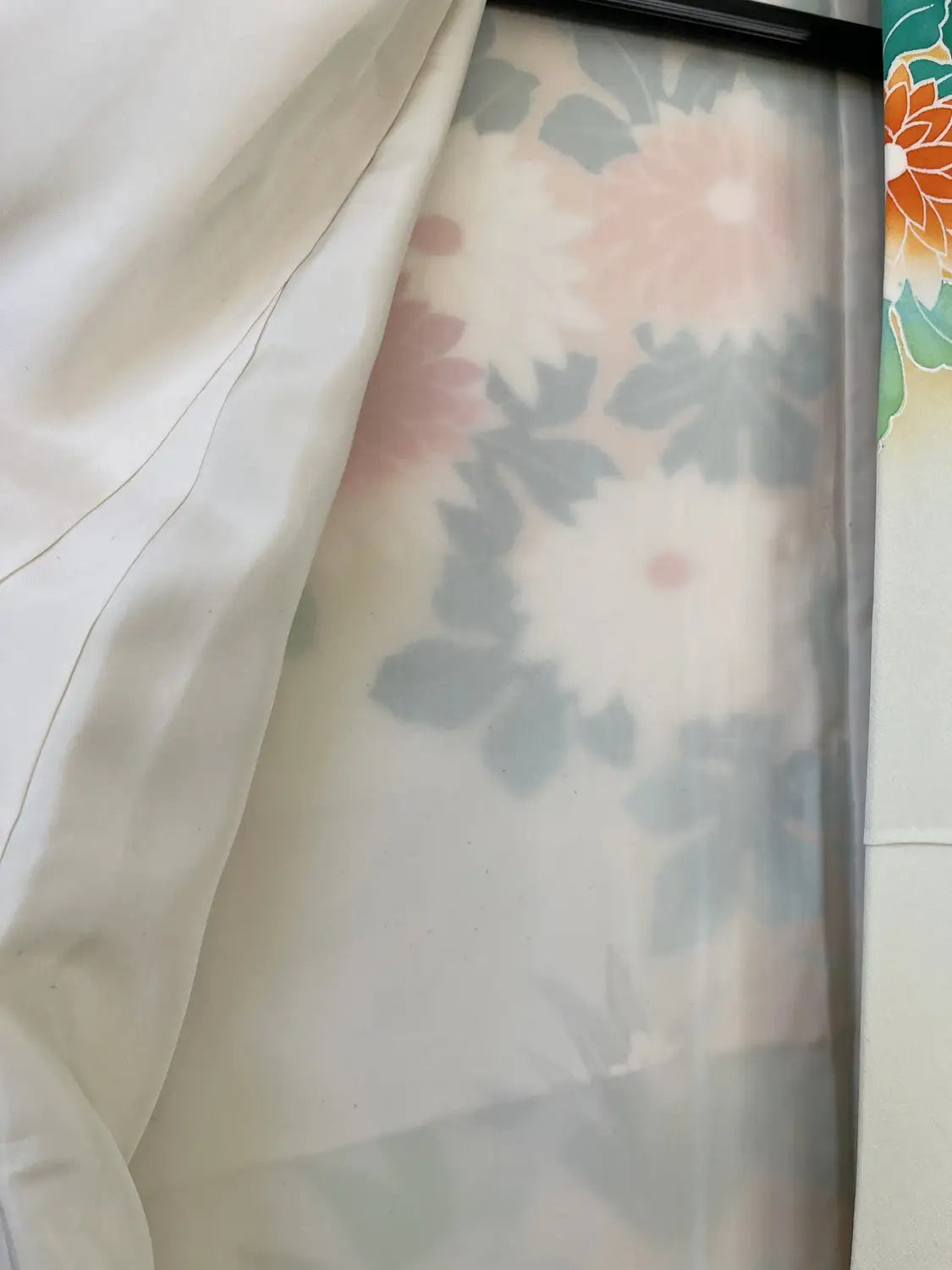 Furisode vintage - Flux de fleurs blanc-vert -