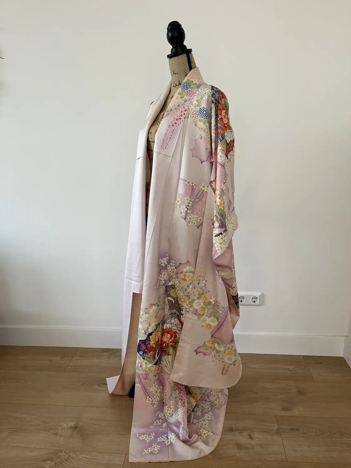 Vintage Furisode - WhitePurple Floral Fans in the Clouds -