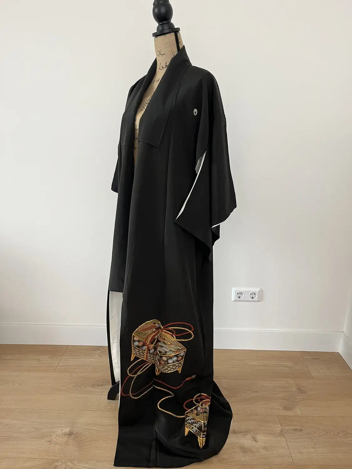 Vintage black tomesode - The Embroidered Scent Box -