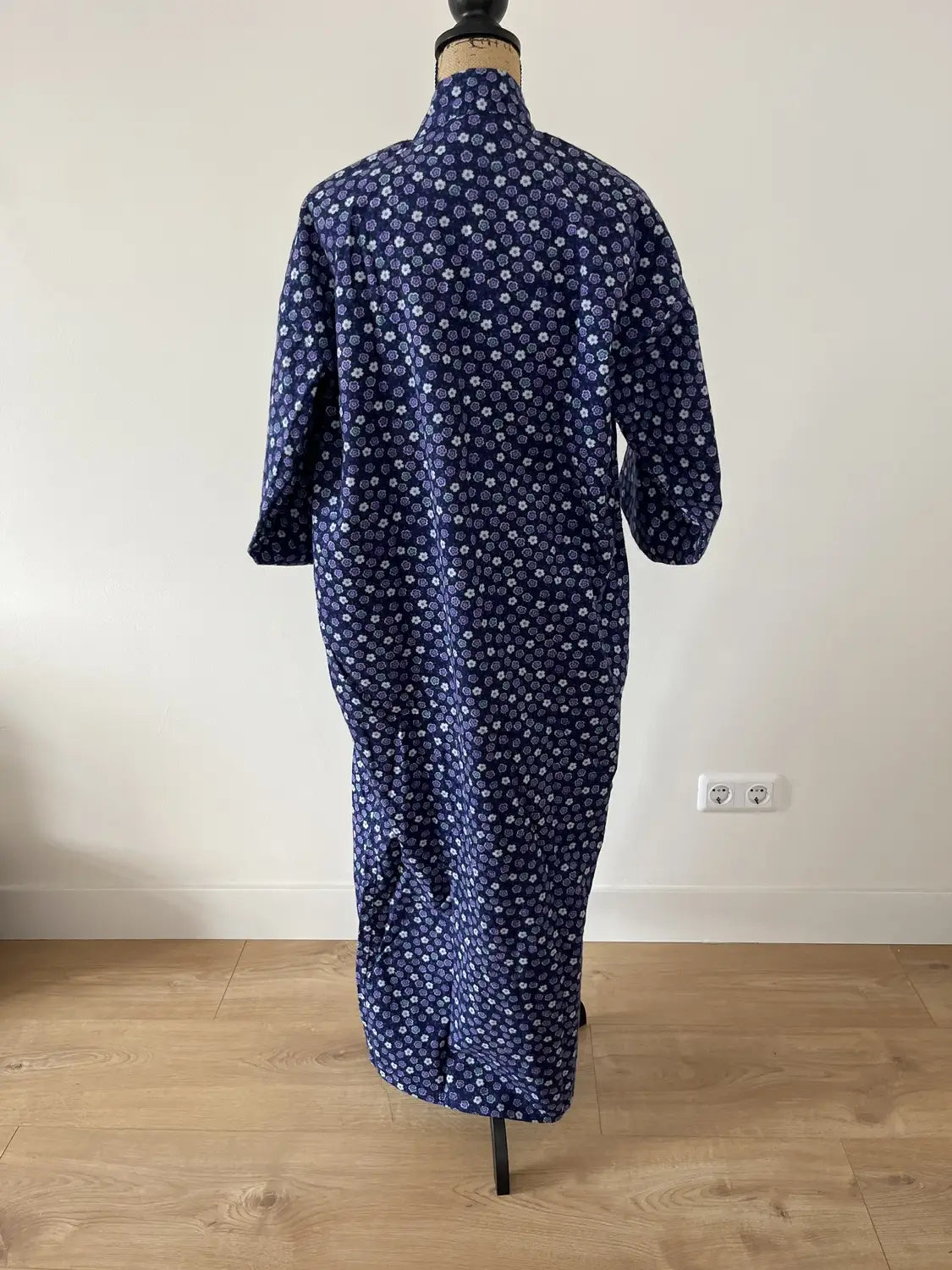 Vintage Kimono-style night robe - Navy Robe with matching sash  -