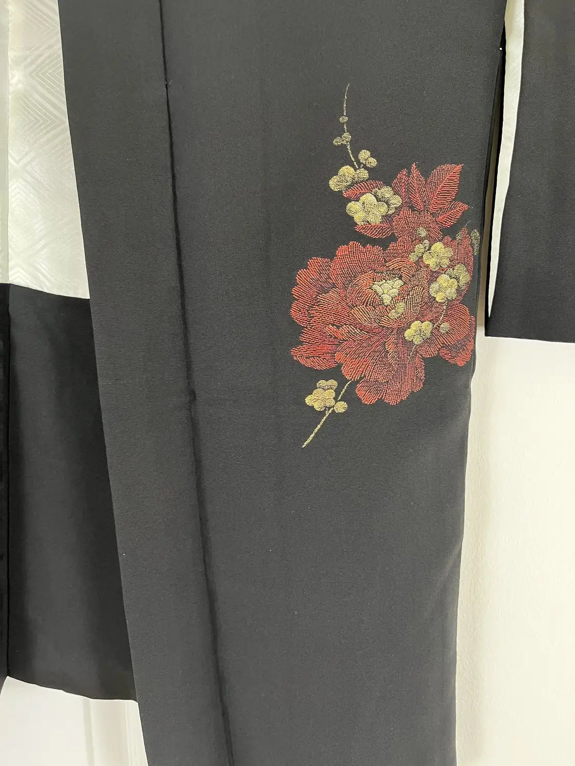 Vintage Black Haori - Graceful Petals -