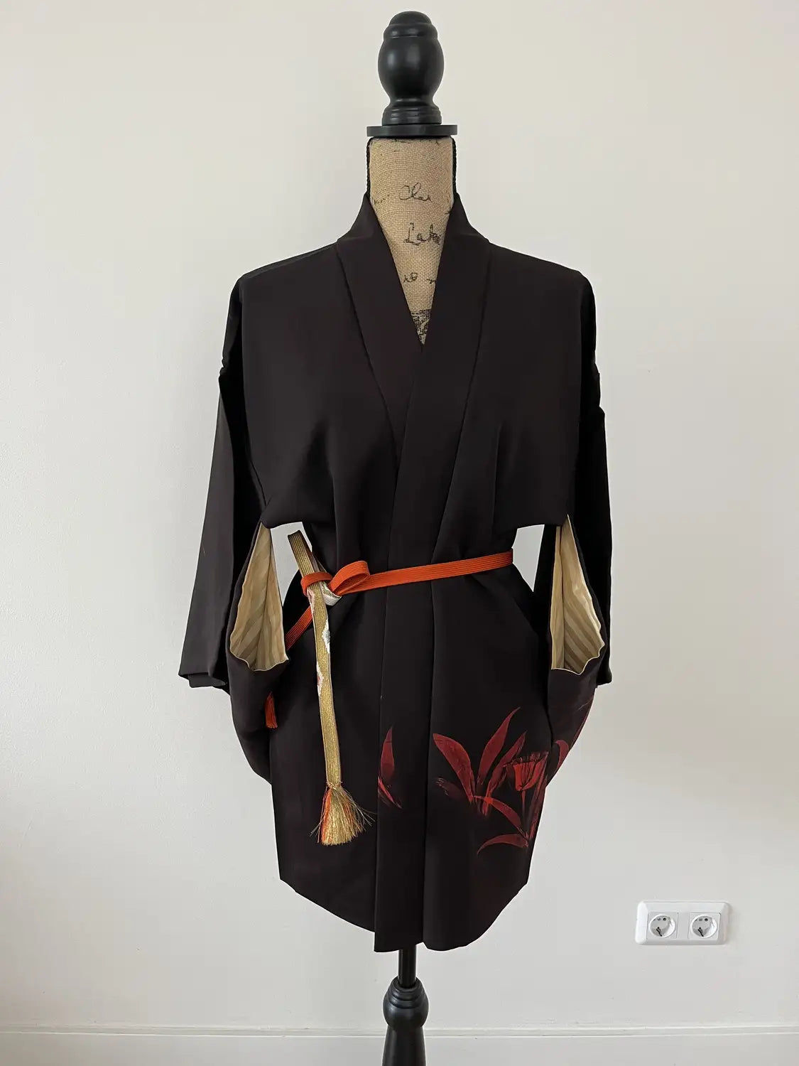 Haori noir vintage - Retour des tulipes pourpres -