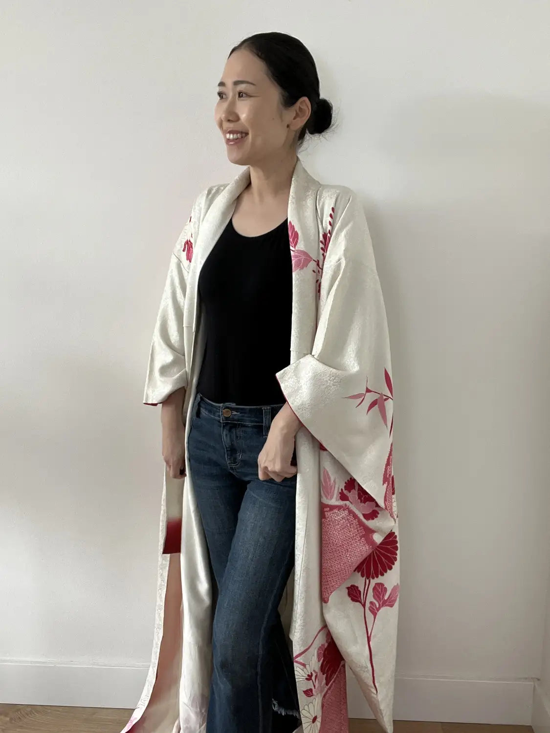 Vintage Furisode - White＆Red Kiku-bishi (Chrysanthemum Diamond Pattern) -