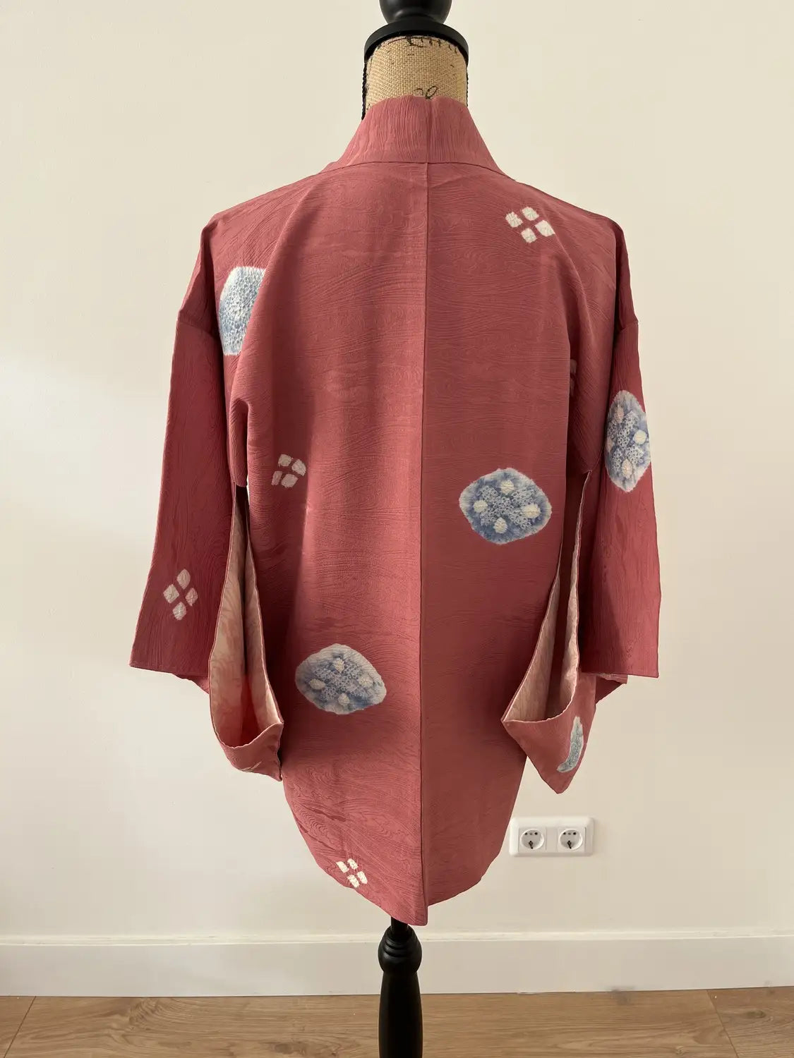 Vintage Color Haori - Calm pink Scattered Shibori Motif -