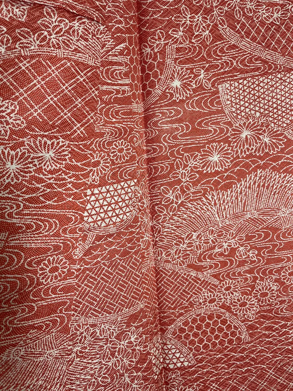kimono Komon vintage -Motif scénique rouge dans la technique Edo Komon-