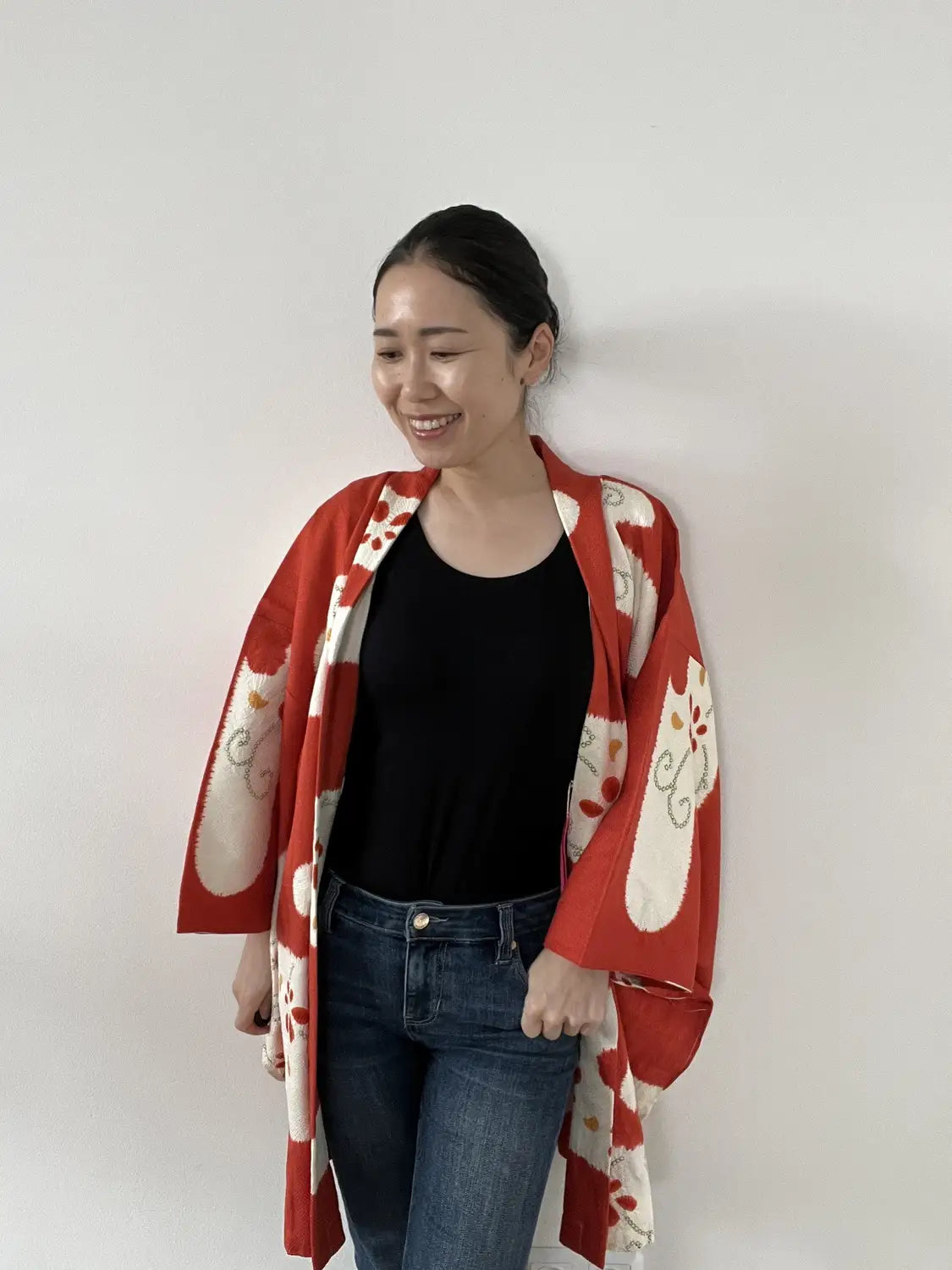 Vintage Color Haori - Red and White Drifting Clouds -
