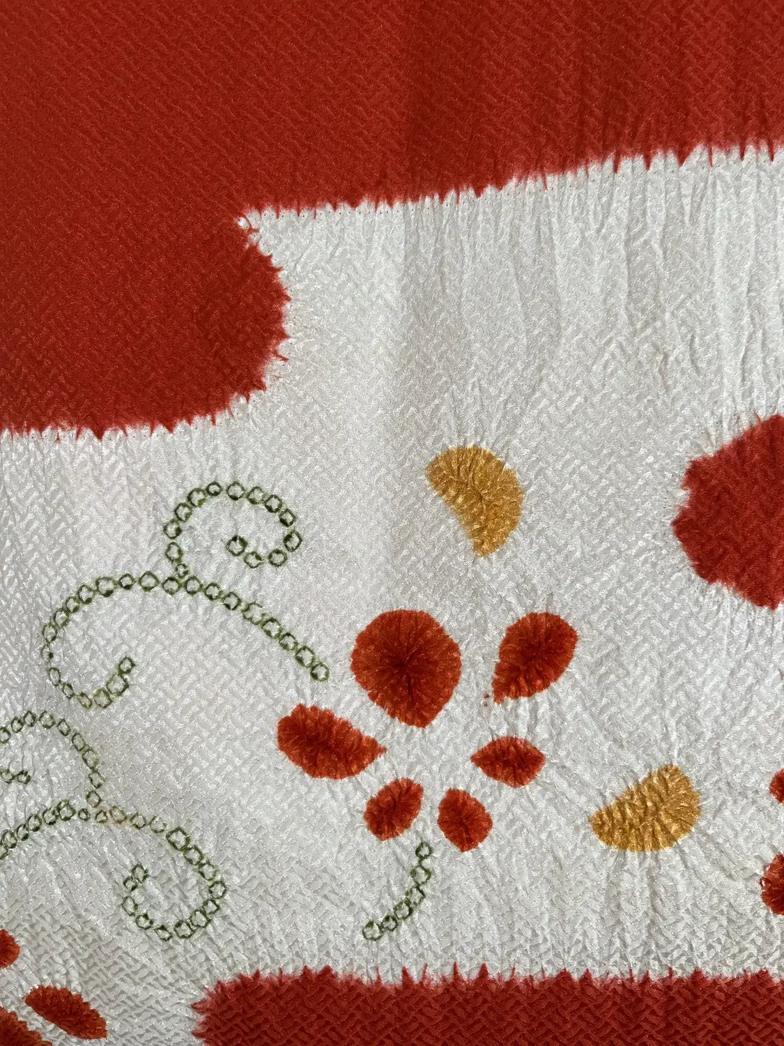 Vintage Color Haori - Red and White Drifting Clouds -