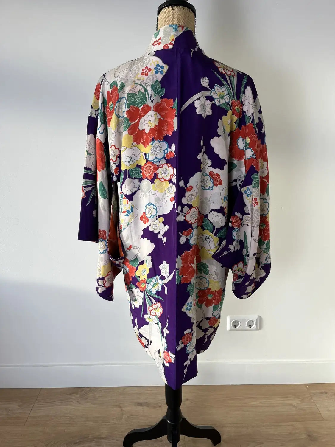 Vintage Color Haori - Purple and White Graceful flowers -