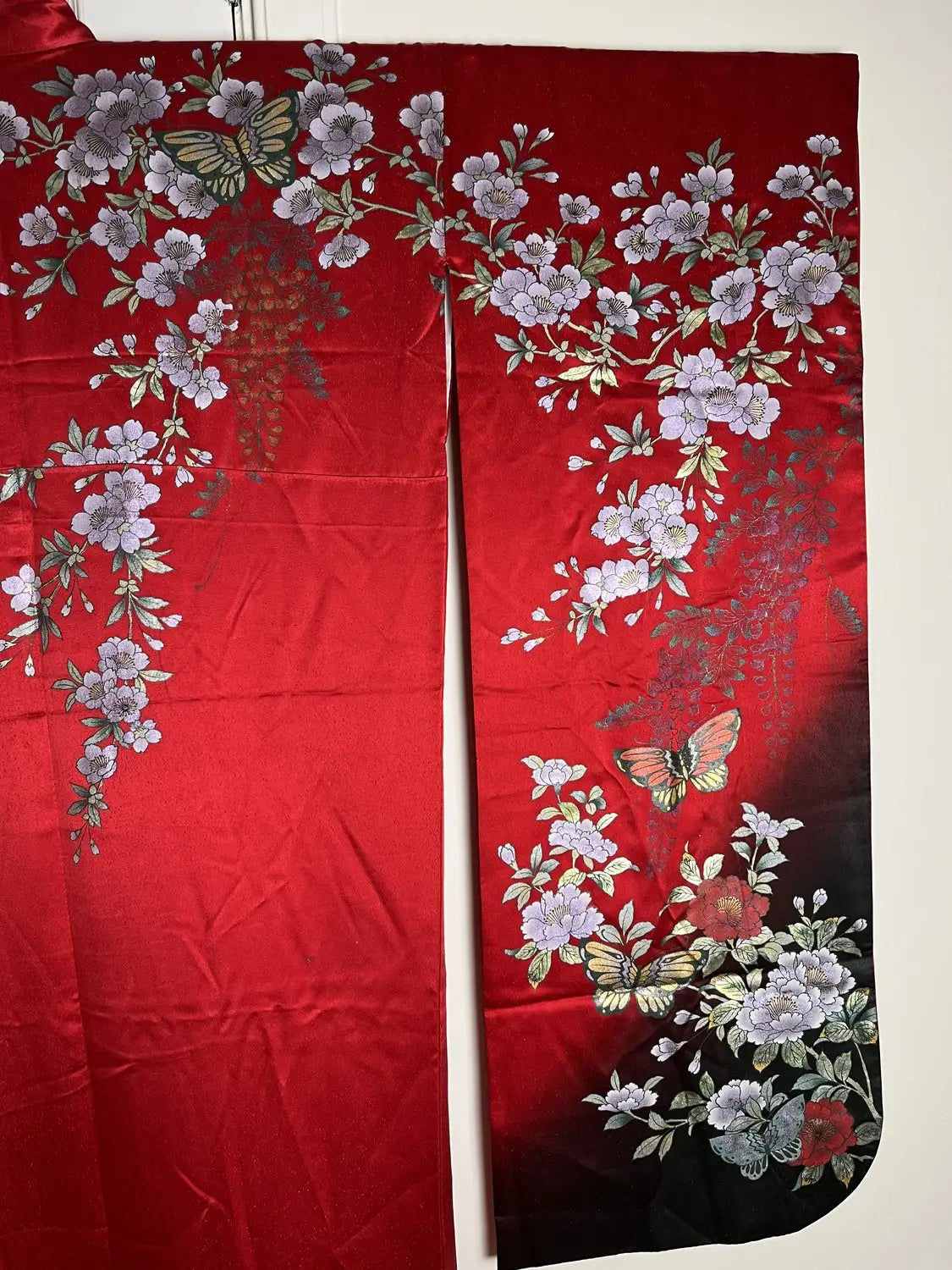 Furisode vintage - Fleurs de cerisier rouges avec une touche chinoise gracieuse -
