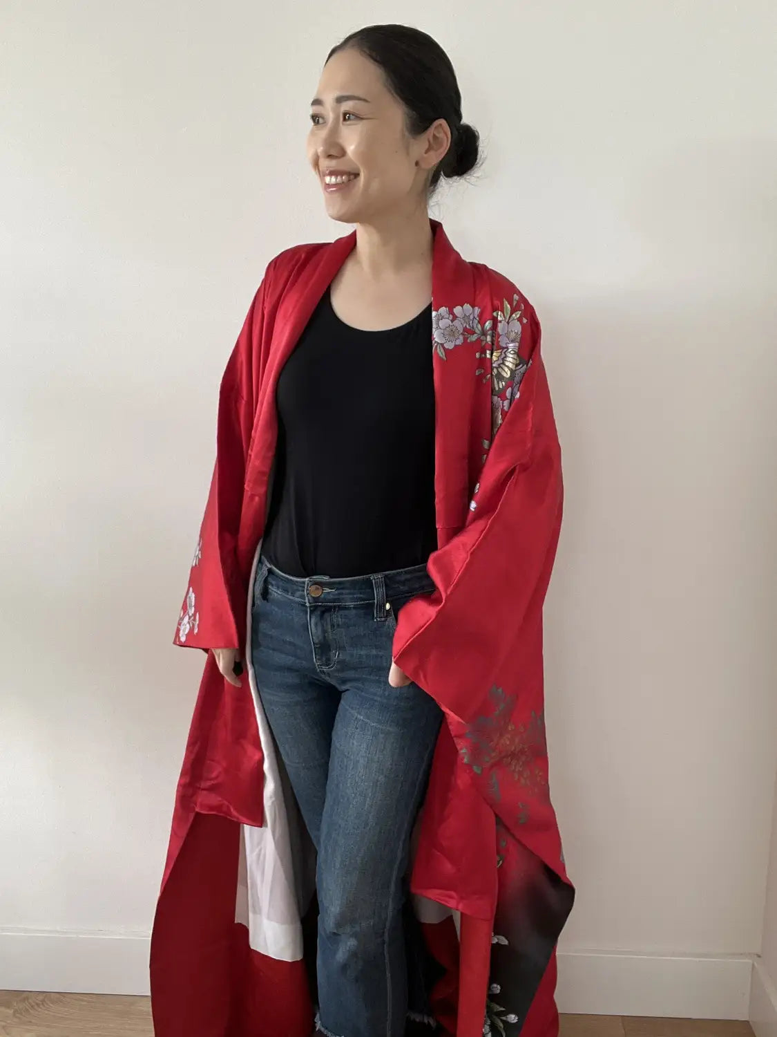 Furisode vintage - Fleurs de cerisier rouges avec une touche chinoise gracieuse -