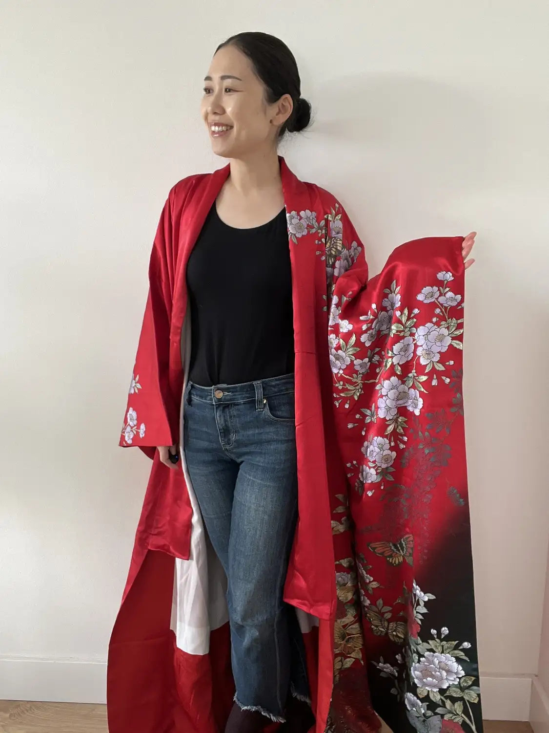 Furisode vintage - Fleurs de cerisier rouges avec une touche chinoise gracieuse -