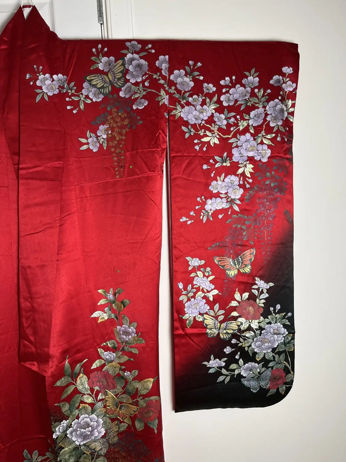 Furisode vintage - Fleurs de cerisier rouges avec une touche chinoise gracieuse -