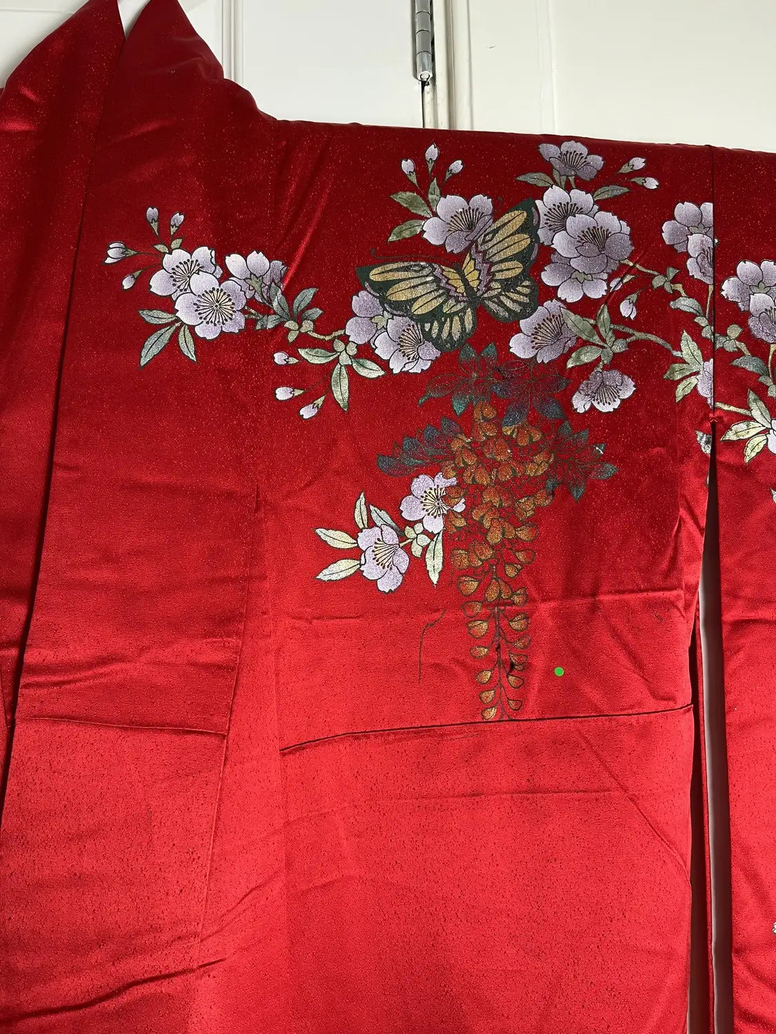Furisode vintage - Fleurs de cerisier rouges avec une touche chinoise gracieuse -