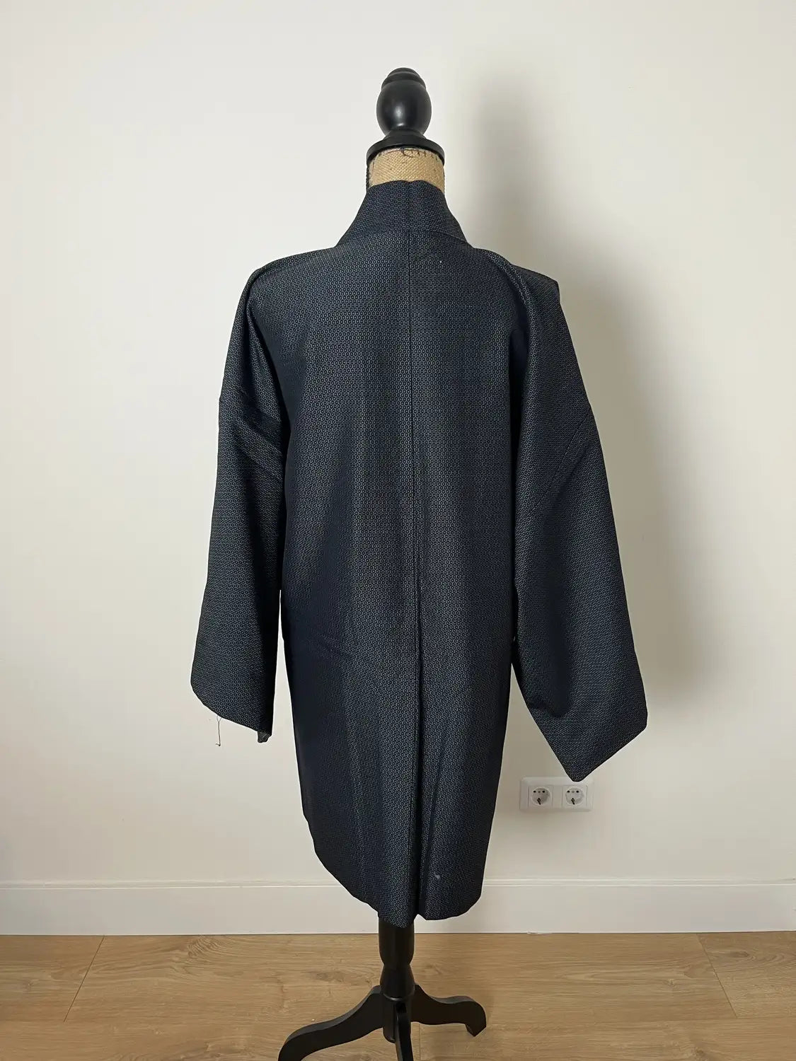 Men’s Vintage Haori - Oshima tsumugi　Heian Court Scene Design -