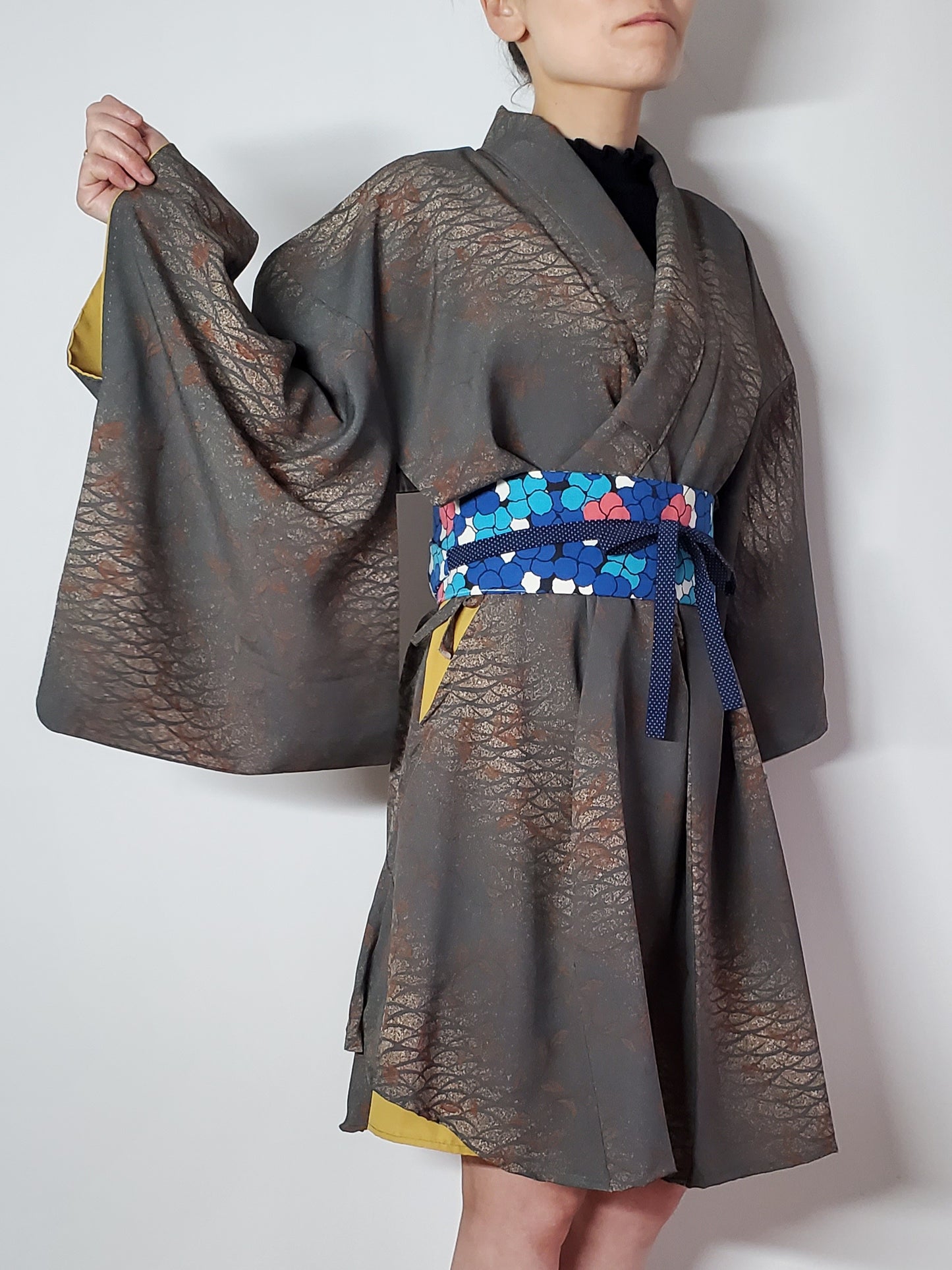 【Deep green/ Original Kimono dress】Japanese Vintage Kimono Haori, Japanese Hanten Jacket, Robe Dress, Japanese Floral pattern, Unisex