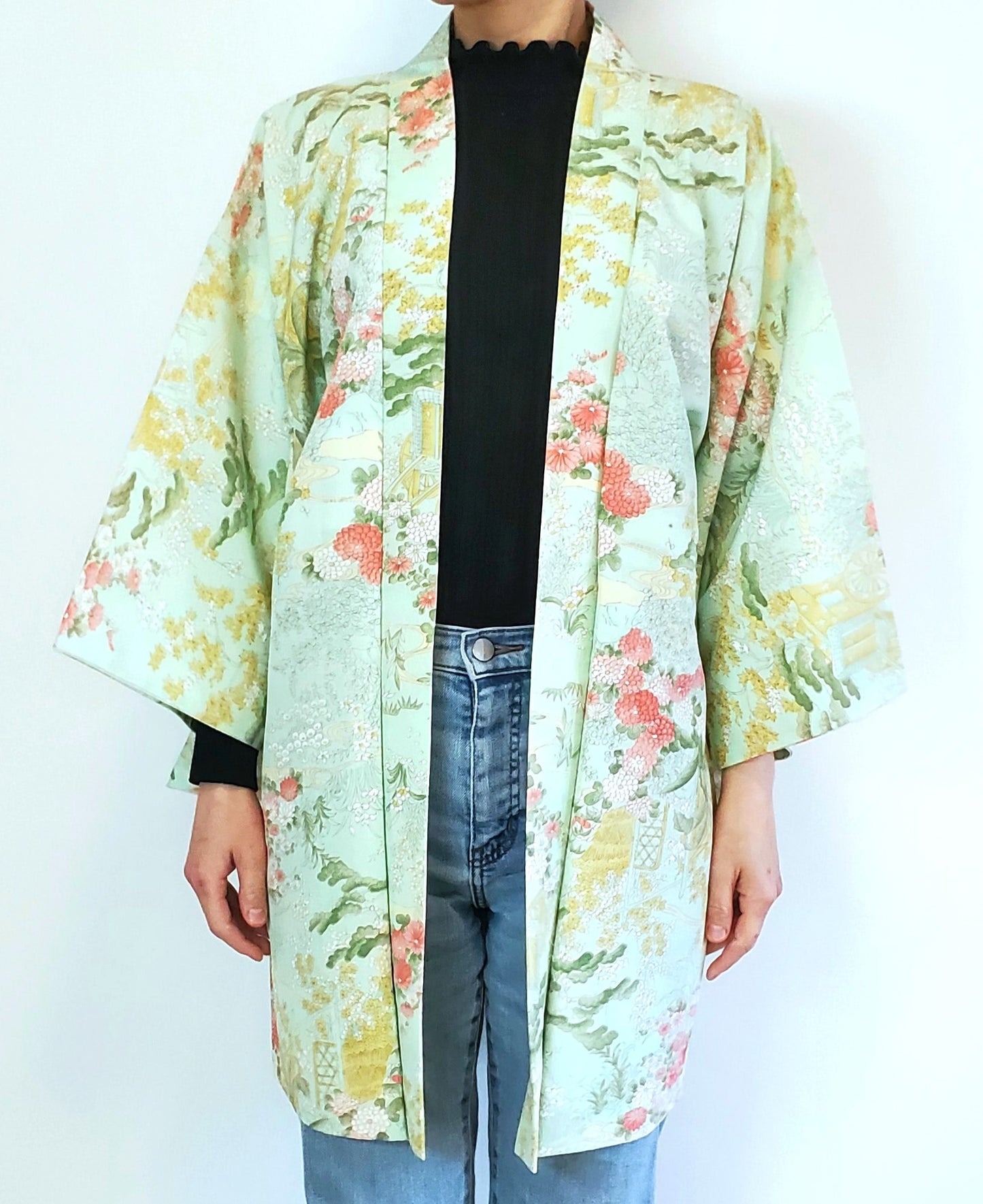 【Light yellowish green/ Garden】Japanese Vintage Kimono Haori, Japanese Hanten Jacket, Robe Dress, Japanese Floral pattern, Unisex