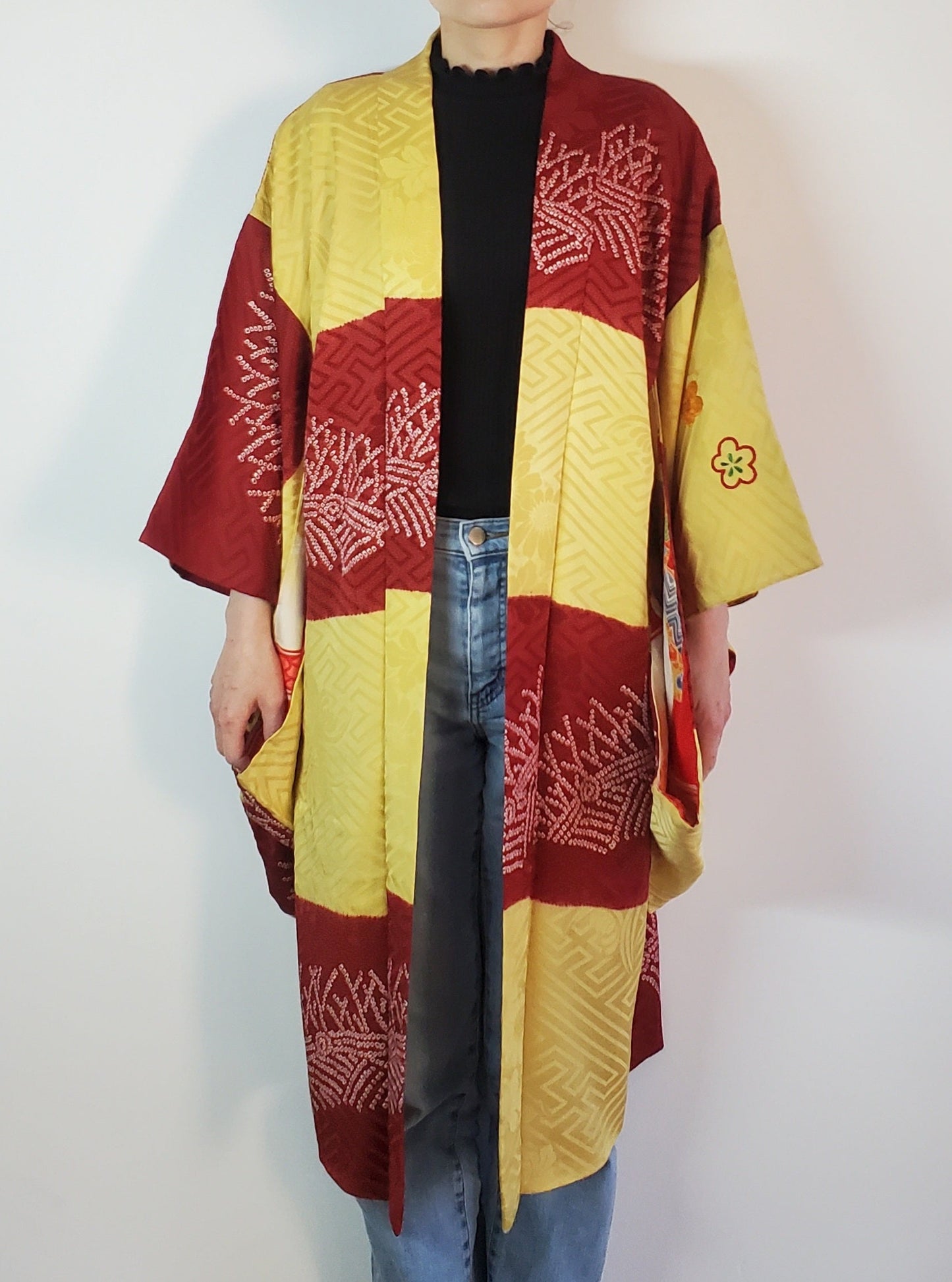 【Rouge et jaune / ichimatsu】 Kimono haori vintage japonais, antique, veste hanten japonaise, robe robe, motif floral japonais, unisexe