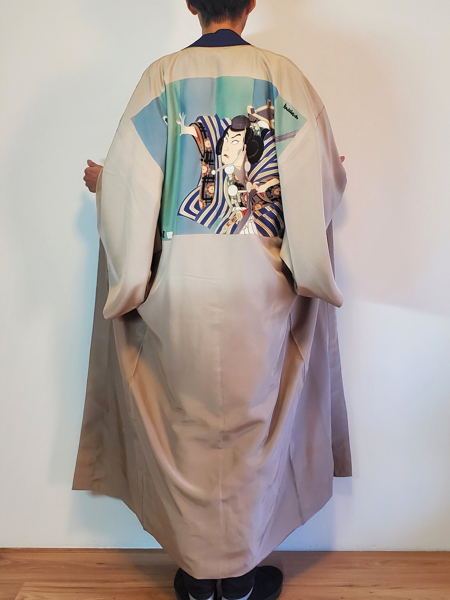 【Beige Brown/ Kabuki】Mens jyuban,Japanese Vintage Kimono Haori, Japanese Hanten Jacket, Robe Dress, Japanese Floral pattern, Unisex