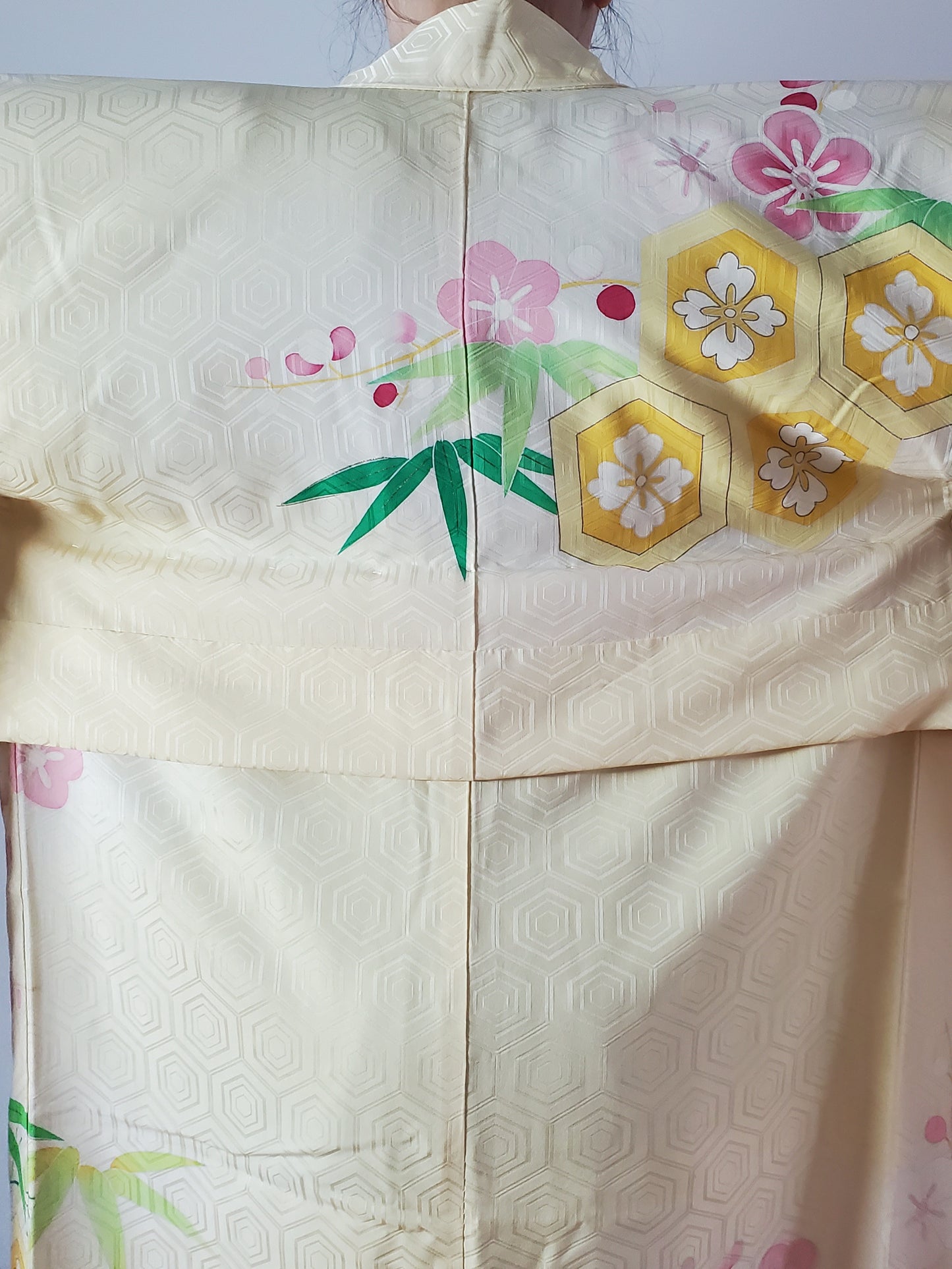 【Cream yellow/Plum blossom/ Original Easy kimono】Japanese Vintage Kimono Furisode, Japanese Hanten Jacket, Robe Dress, Japanese Floral pattern, Unisex