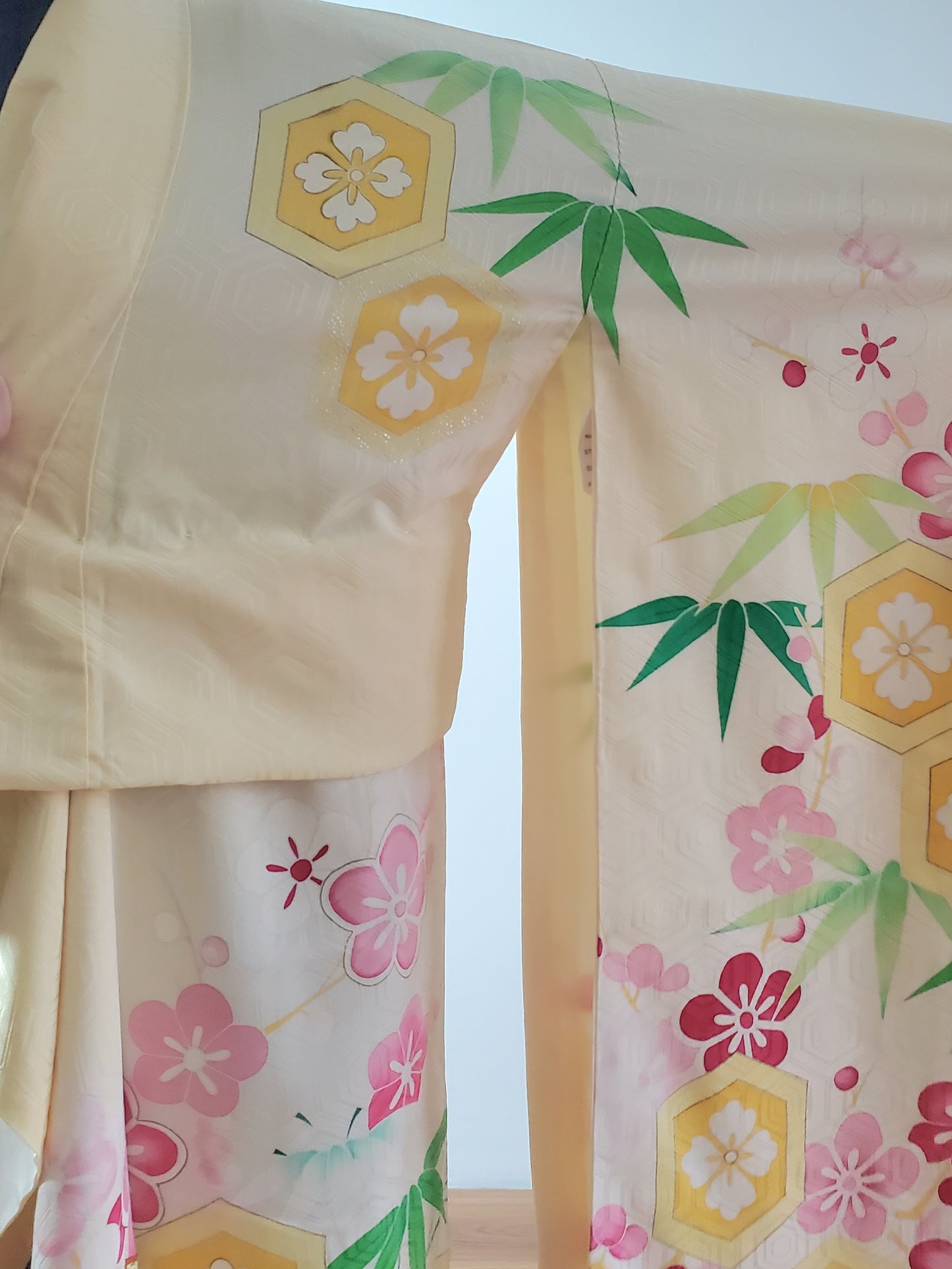 【Cream yellow/Plum blossom/ Original Easy kimono】Japanese Vintage Kimono Furisode, Japanese Hanten Jacket, Robe Dress, Japanese Floral pattern, Unisex