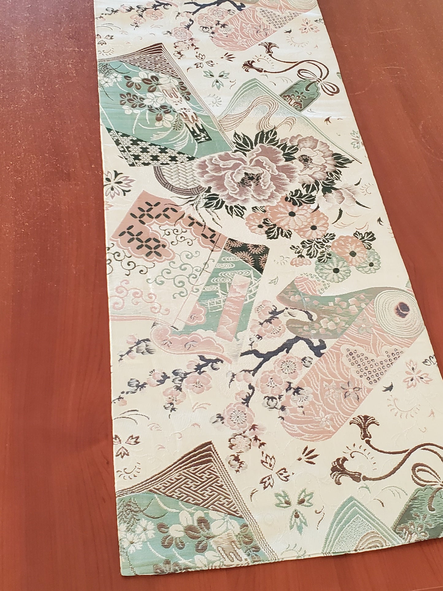 【Intérieur japonais】 OBI-art / fleur, art mural, intérieur asiatique, kimono japonais, vêtements japonais, cadeaux japonais