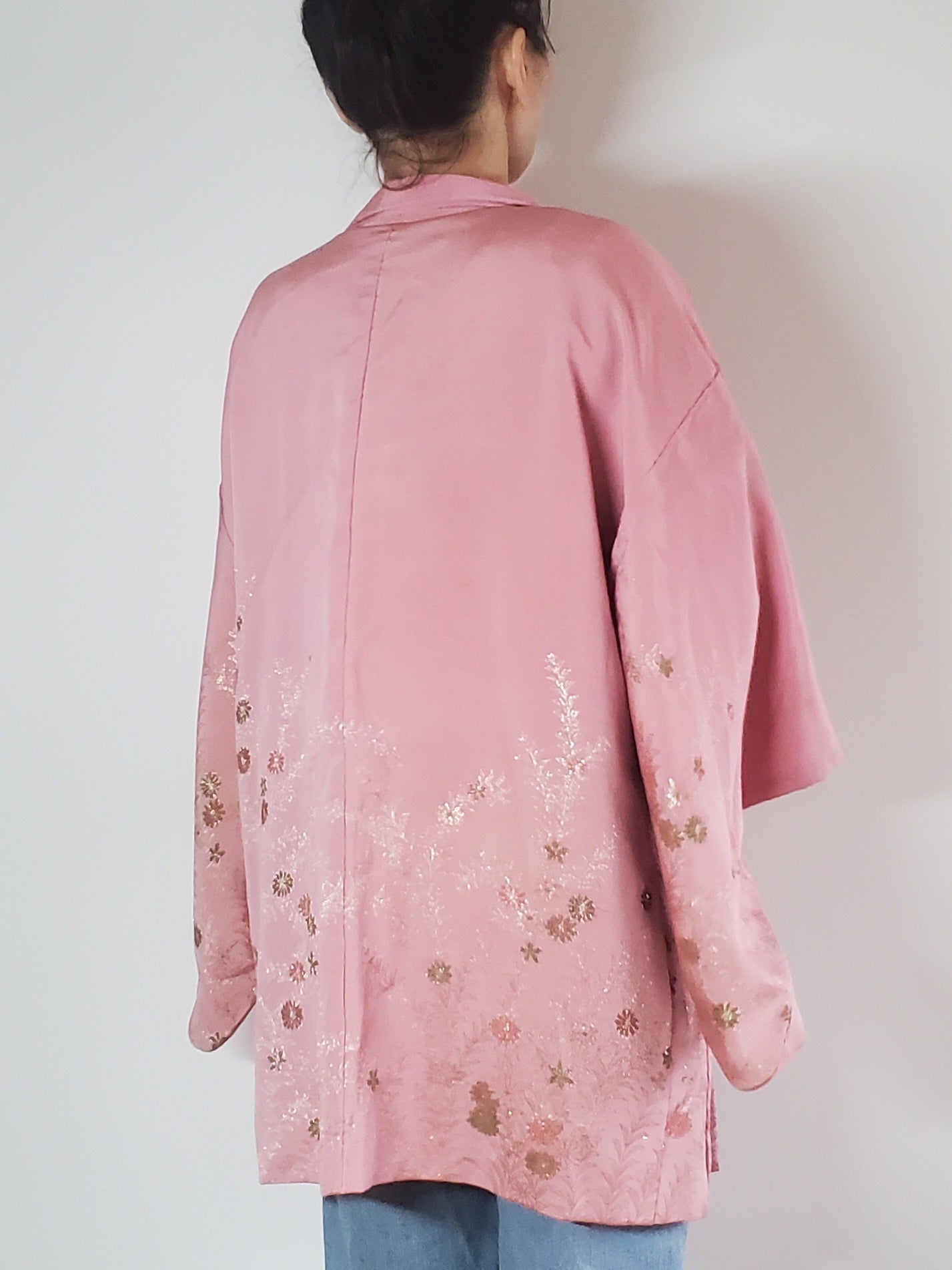 【Pink/Stickerei Blume】 Japanischer Vintage Kimono Haori, Antike, japanische Hantenjacke, Robenkleid, japanisches Blumenmuster, Unisex