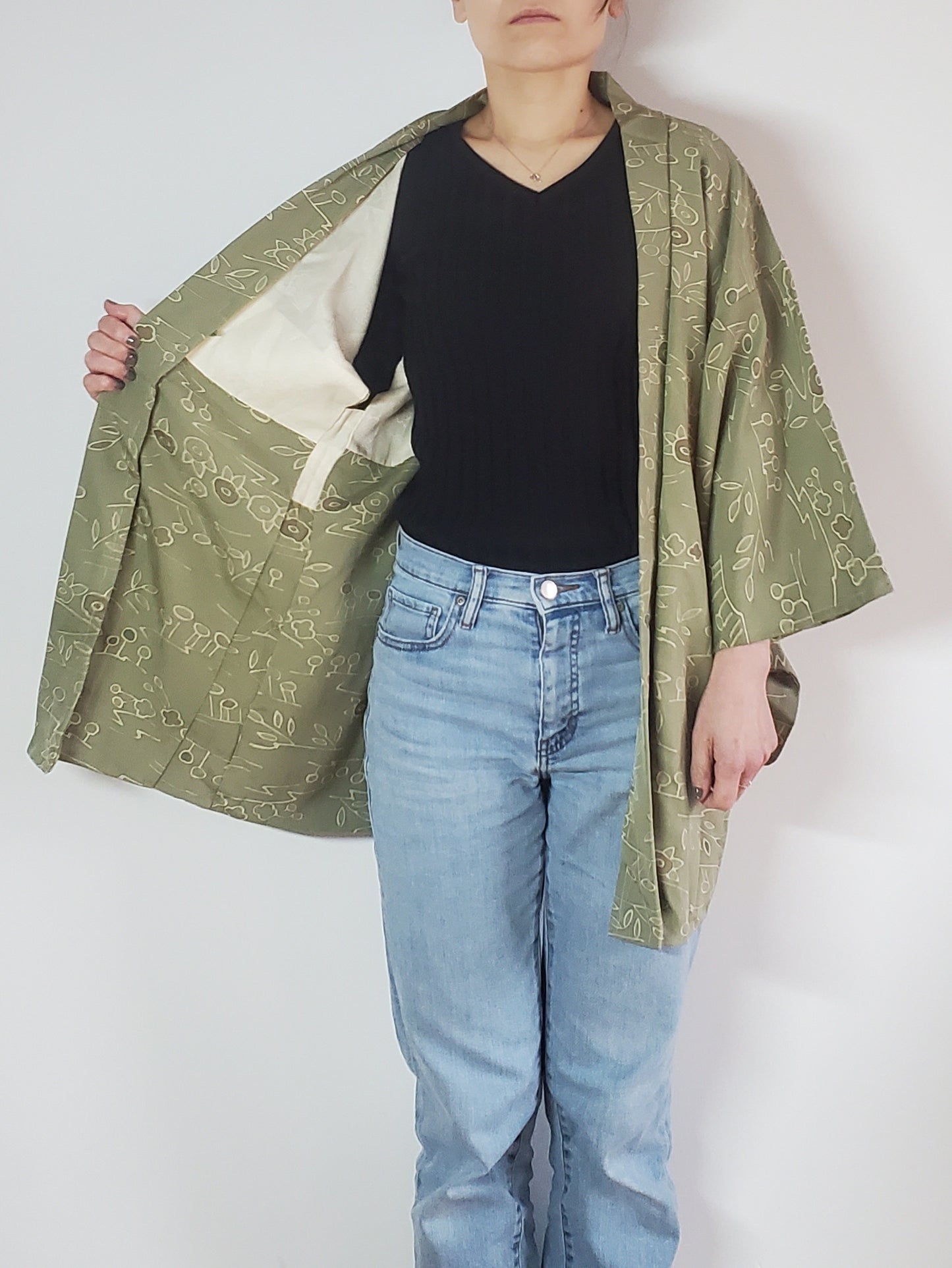 【subdued pea green/Flower】Japanese Vintage Kimono Haori, antique,Japanese Hanten Jacket, Robe Dress, Japanese Floral pattern, Unisex