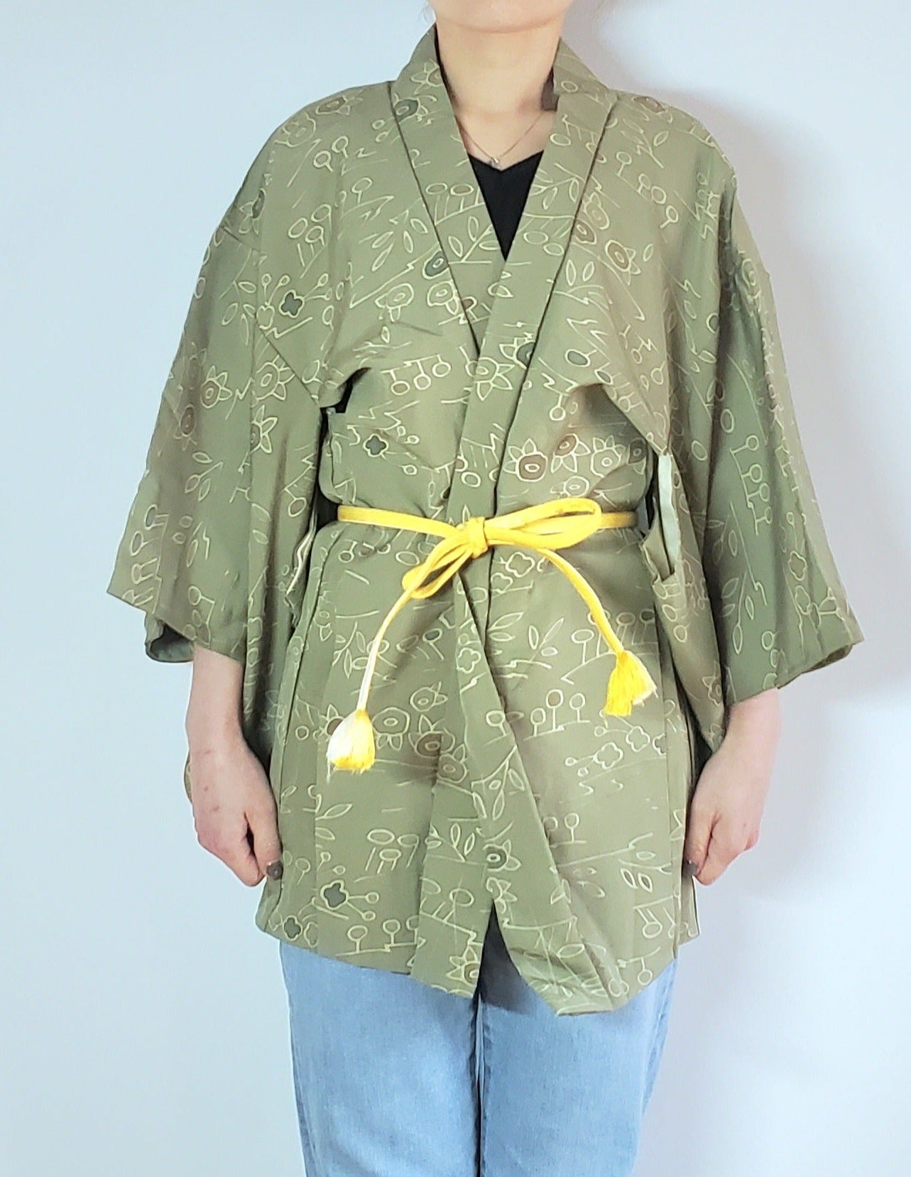 【subdued pea green/Flower】Japanese Vintage Kimono Haori, antique,Japanese Hanten Jacket, Robe Dress, Japanese Floral pattern, Unisex