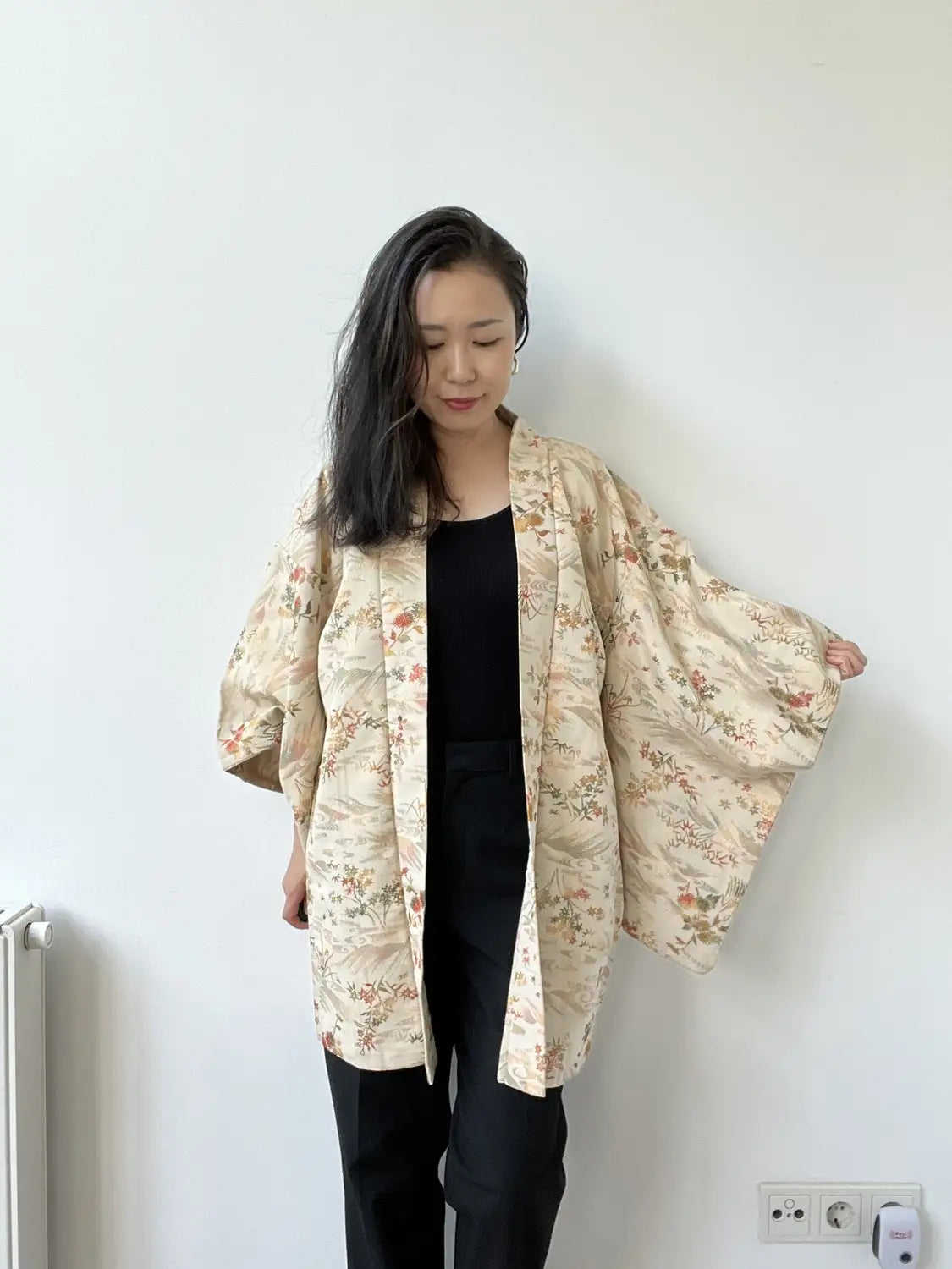 Vintage kleur Haori - Crèmewit – Landschap afgebeeld in Majolica Omeshi -