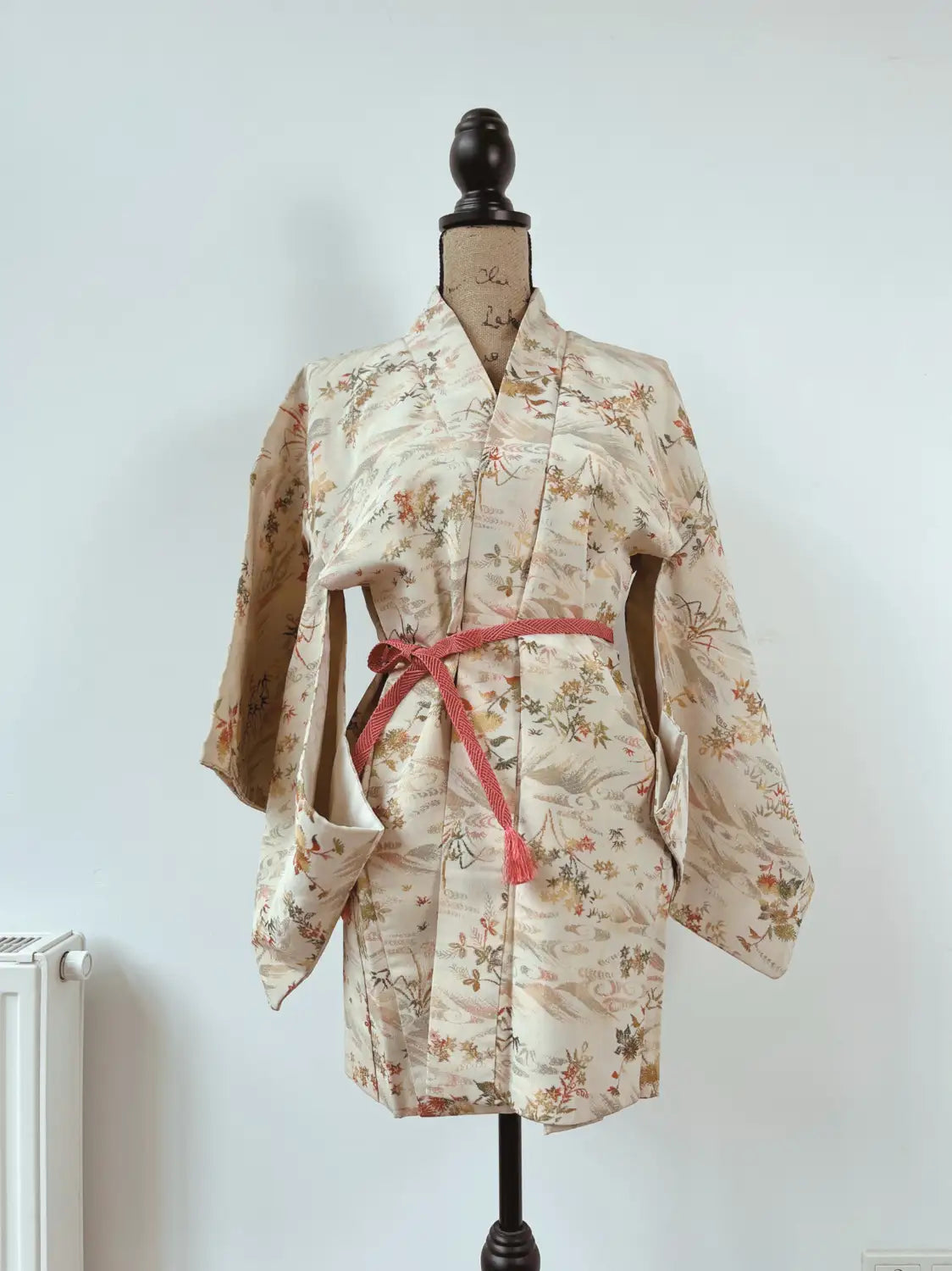 Vintage kleur Haori - Crèmewit – Landschap afgebeeld in Majolica Omeshi -