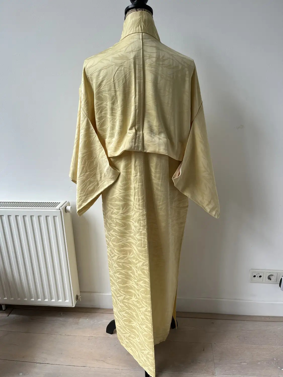 Vintage Iromuji-Kimono – weiches Gold – Halleluja, original arrangiert