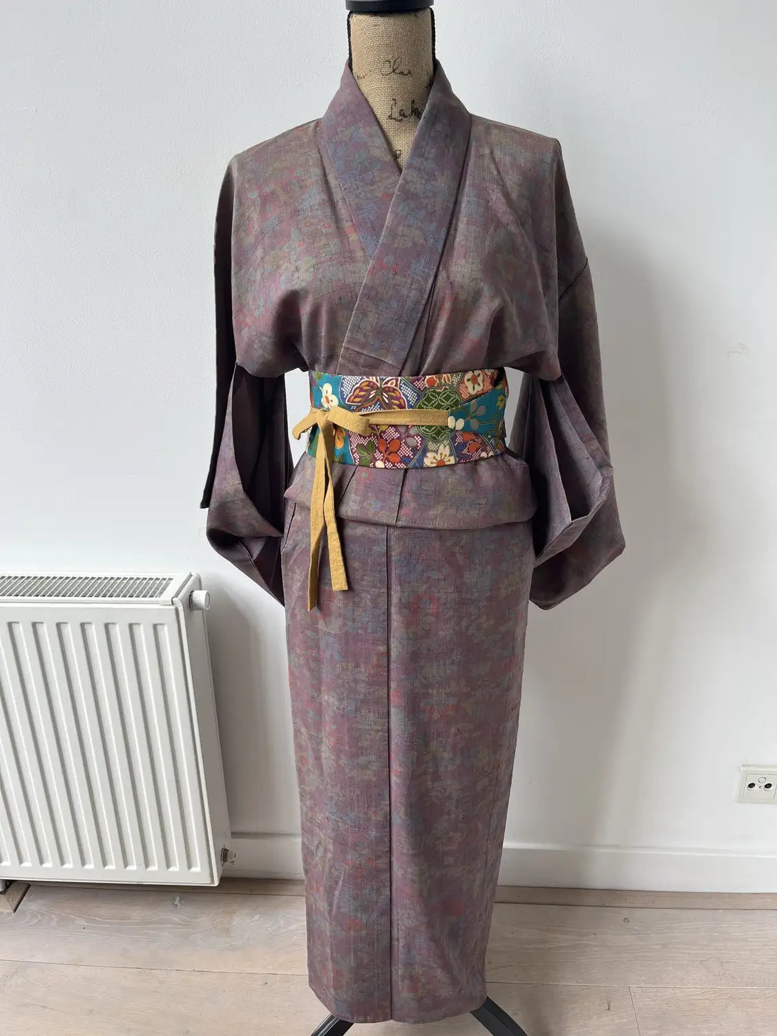 Vintage Tsumugi-Kimono – Blumen wie ein Ölgemälde – Halleluja original arrangiert