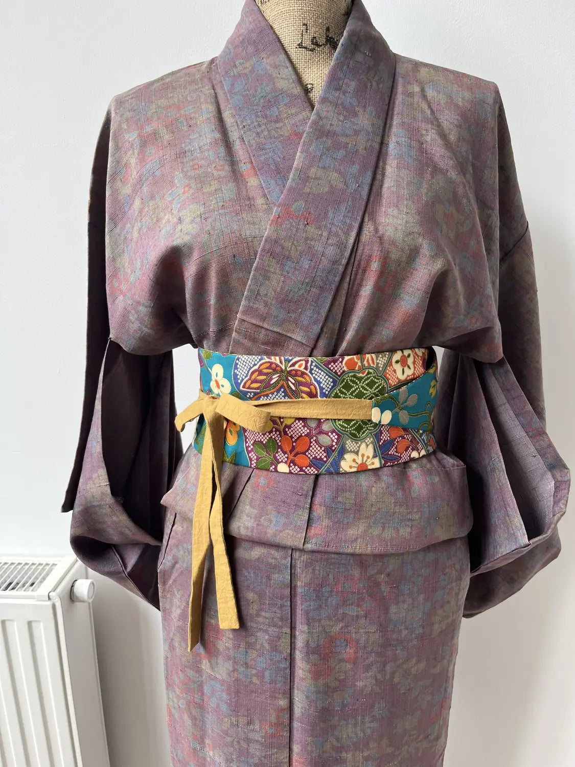 Vintage Tsumugi-Kimono – Blumen wie ein Ölgemälde – Halleluja original arrangiert