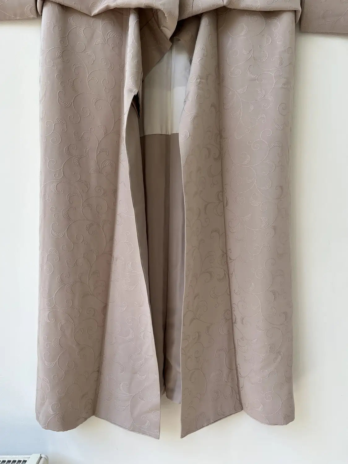 Vintage Iromuji Kimono – Grauer Karakusa – Halleluja original arrangiert