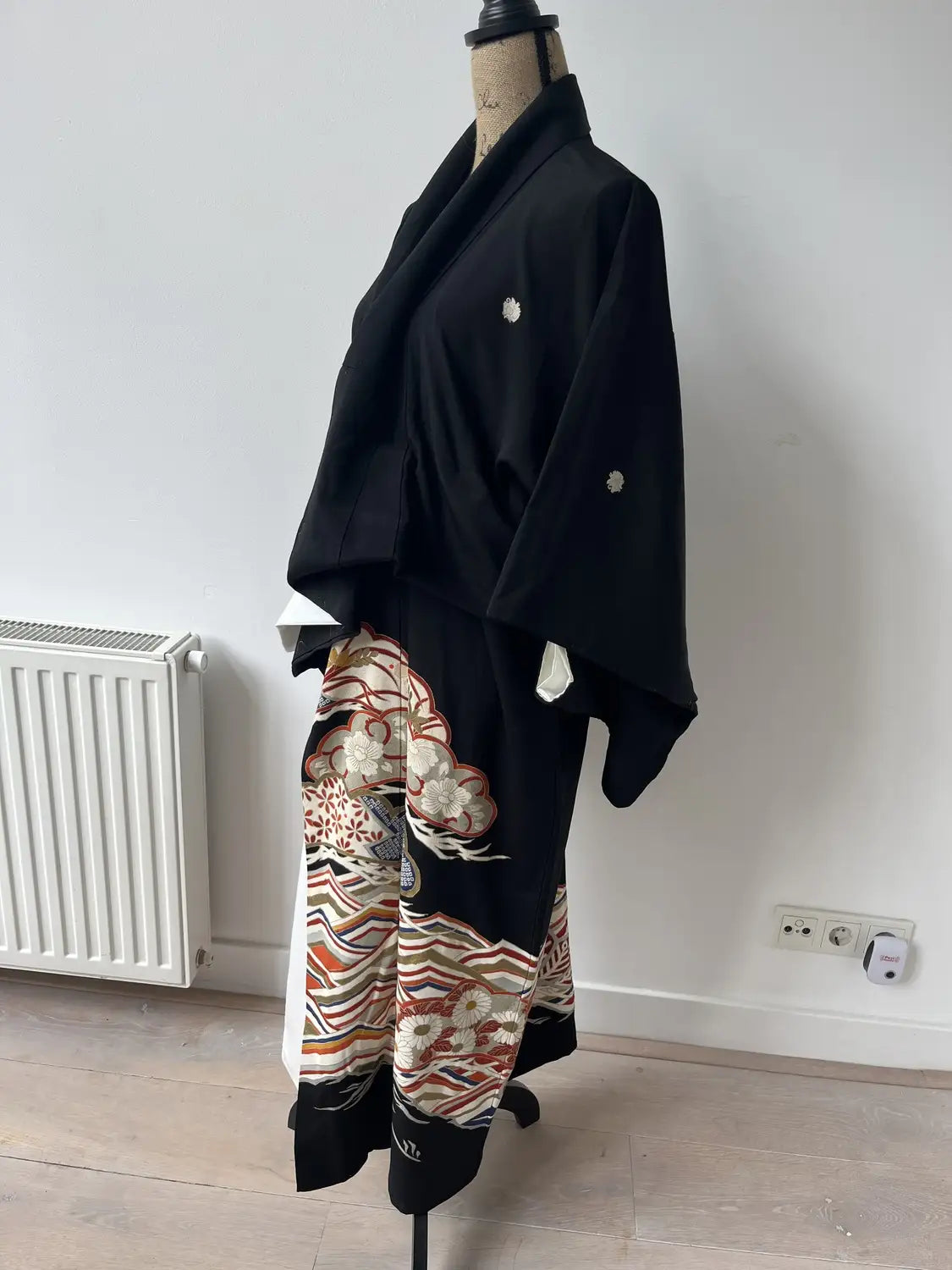 tomesode noir vintage - Pine and Ocean Waves -Hallelujah arrangement original