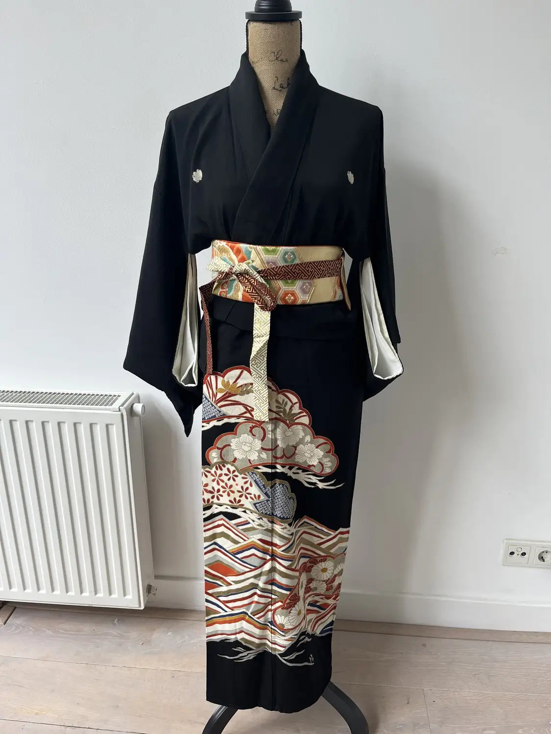 tomesode noir vintage - Pine and Ocean Waves -Hallelujah arrangement original