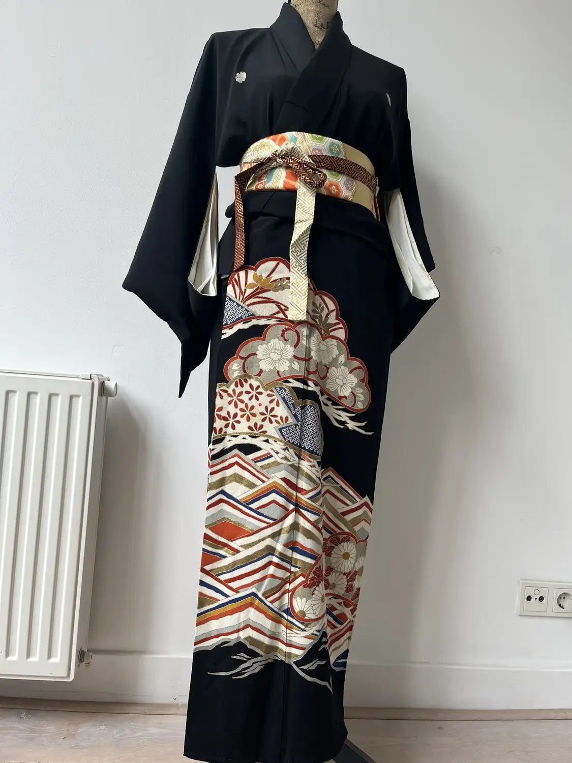 tomesode noir vintage - Pine and Ocean Waves -Hallelujah arrangement original