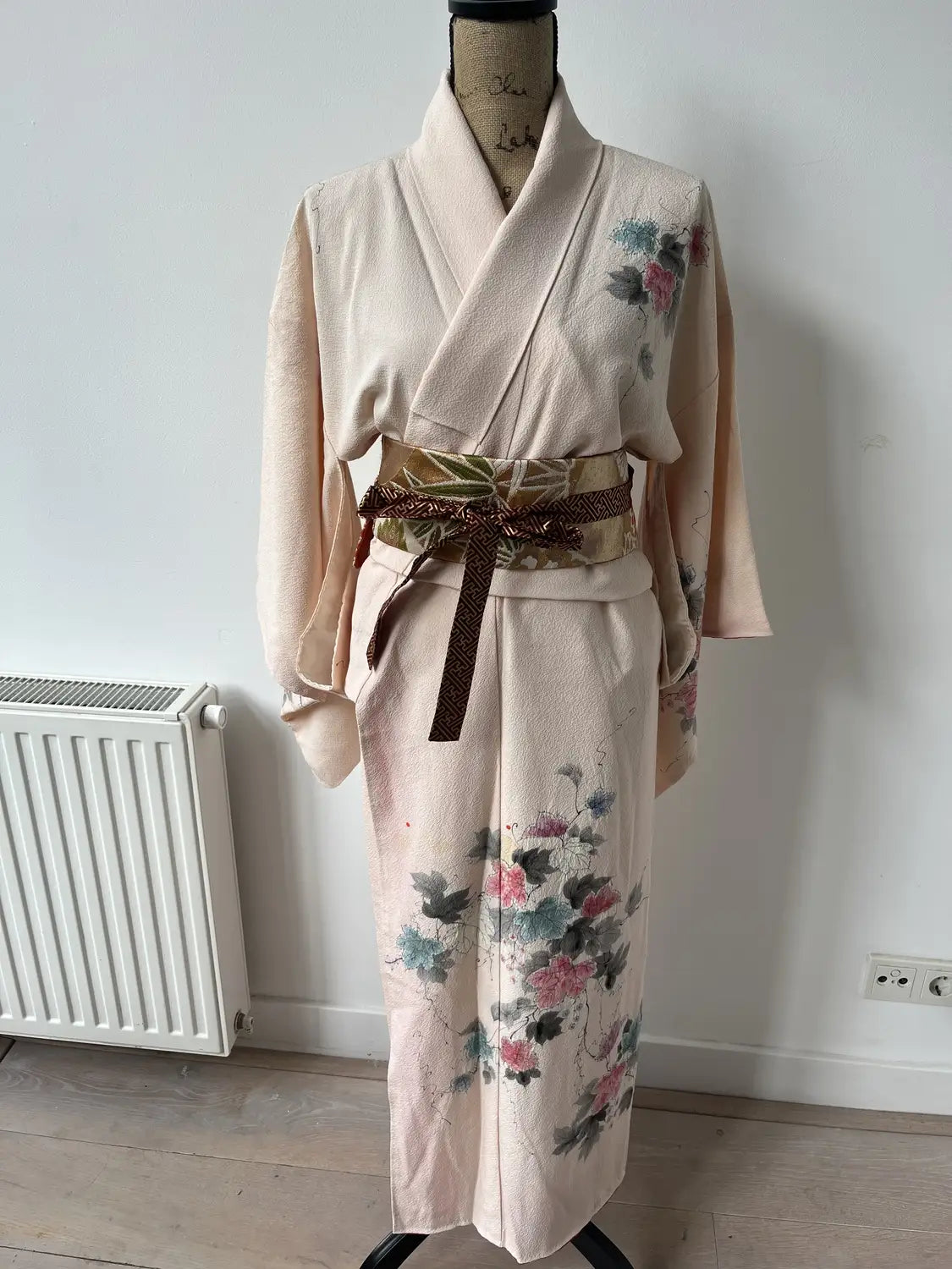 Vintage  homongi kimono - Pinkwhite  Hand-painted bouquet - Hallelujah original arrange