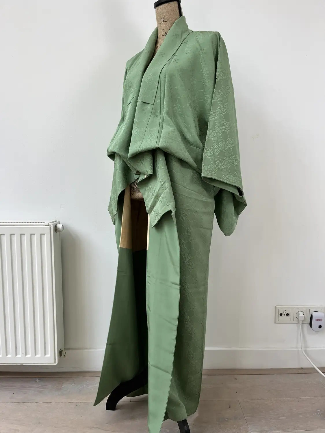 Vintage Iromuji Kimono – Frisches junges Grasgrün – Halleluja original arrangiert