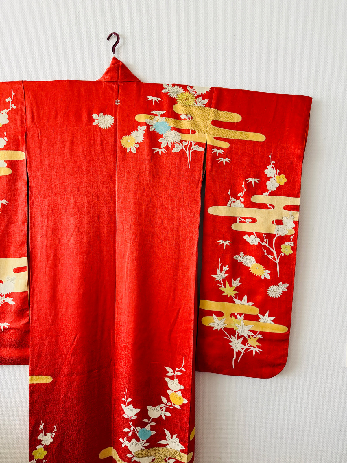 Vintage Furisode - Chrysanthemen und Egasumi -